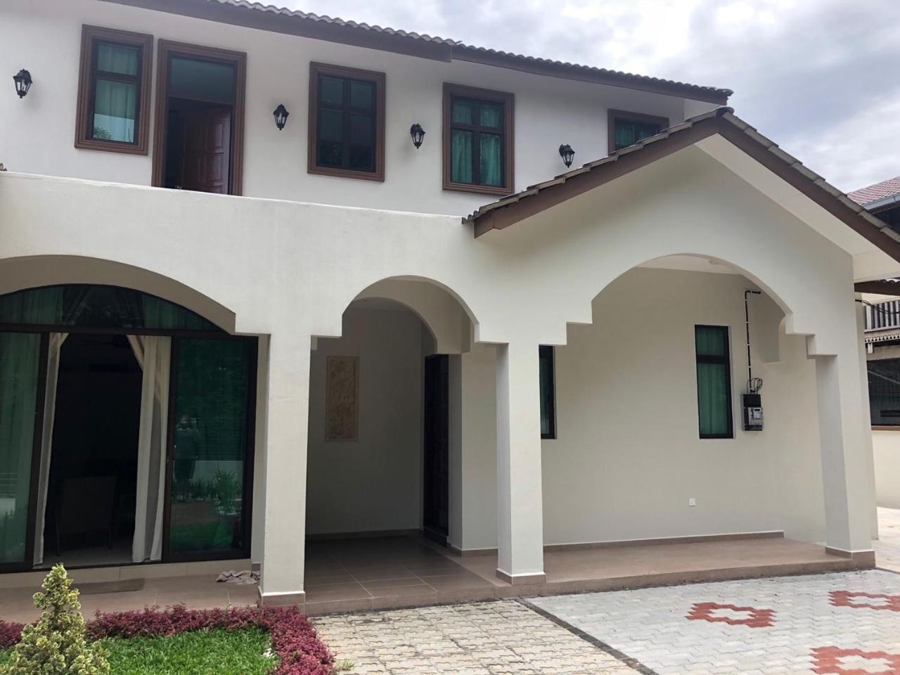 DV Villa @ Angsana Sari photo 3