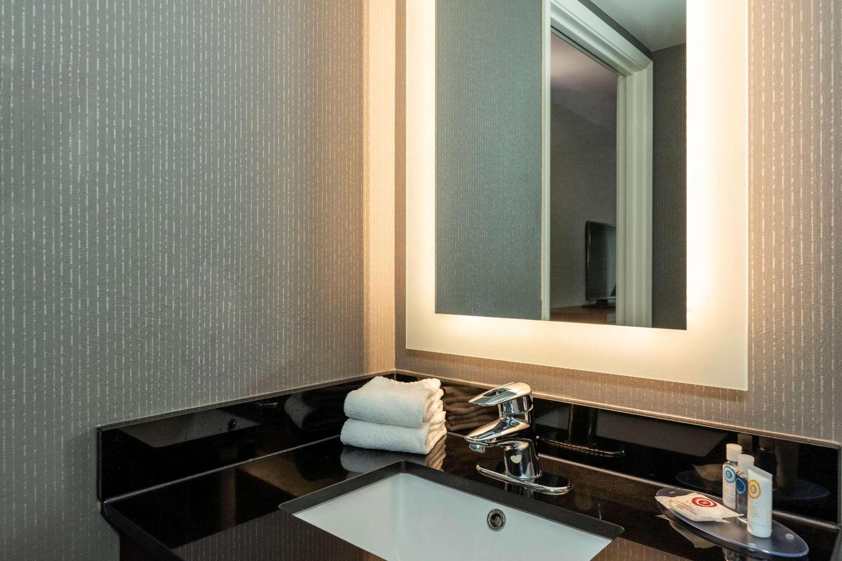 Cambridge Vacations - Comfort Inn - Property Image 30