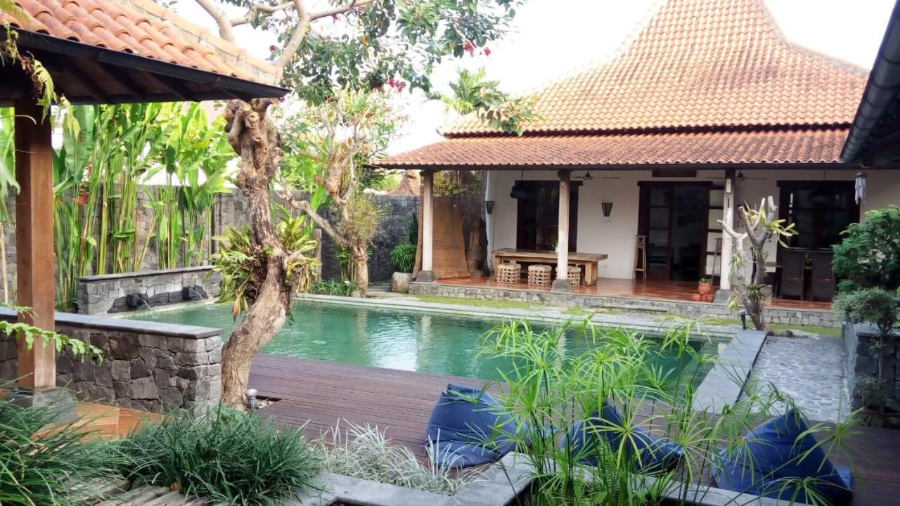 Villa Aquin, Solo - 19