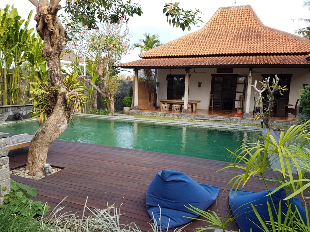 Villa Aquin, Solo - 17