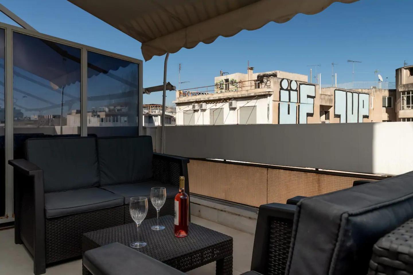 Amazing Apartments @ Aiolou Str.