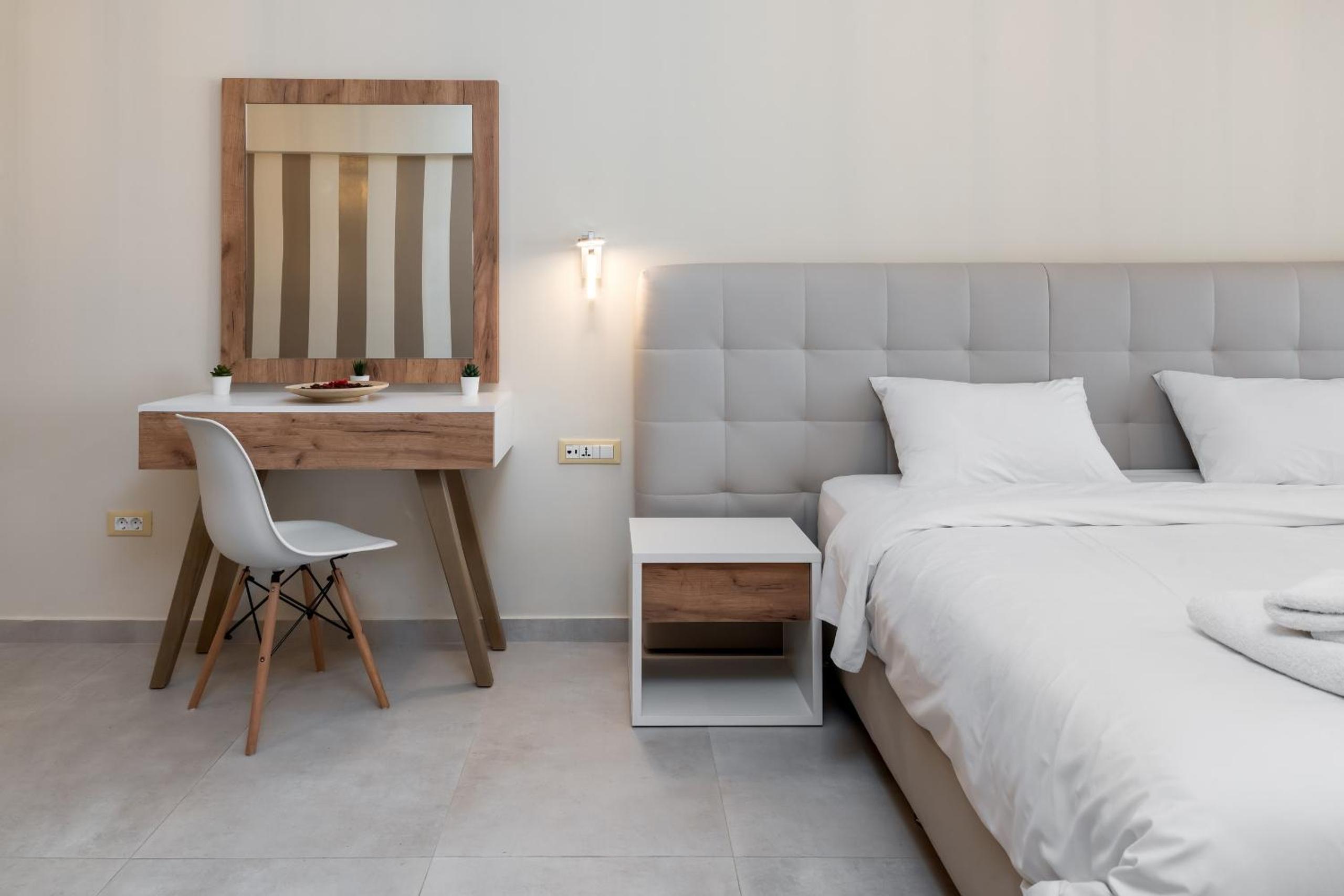 Amazing Apartments @ Aiolou Str.