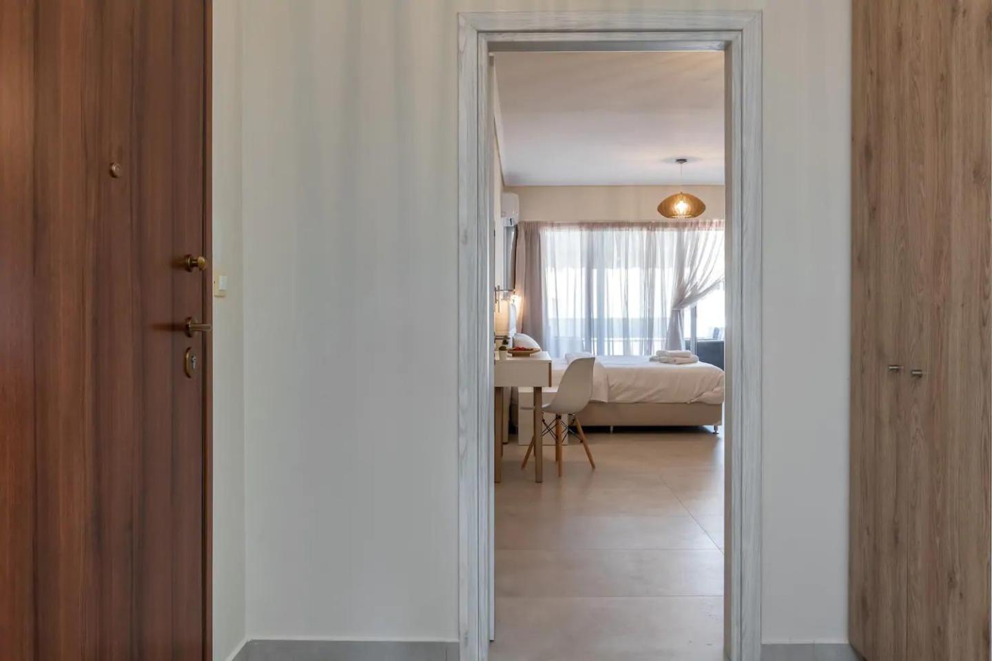 Amazing Apartments @ Aiolou Str.