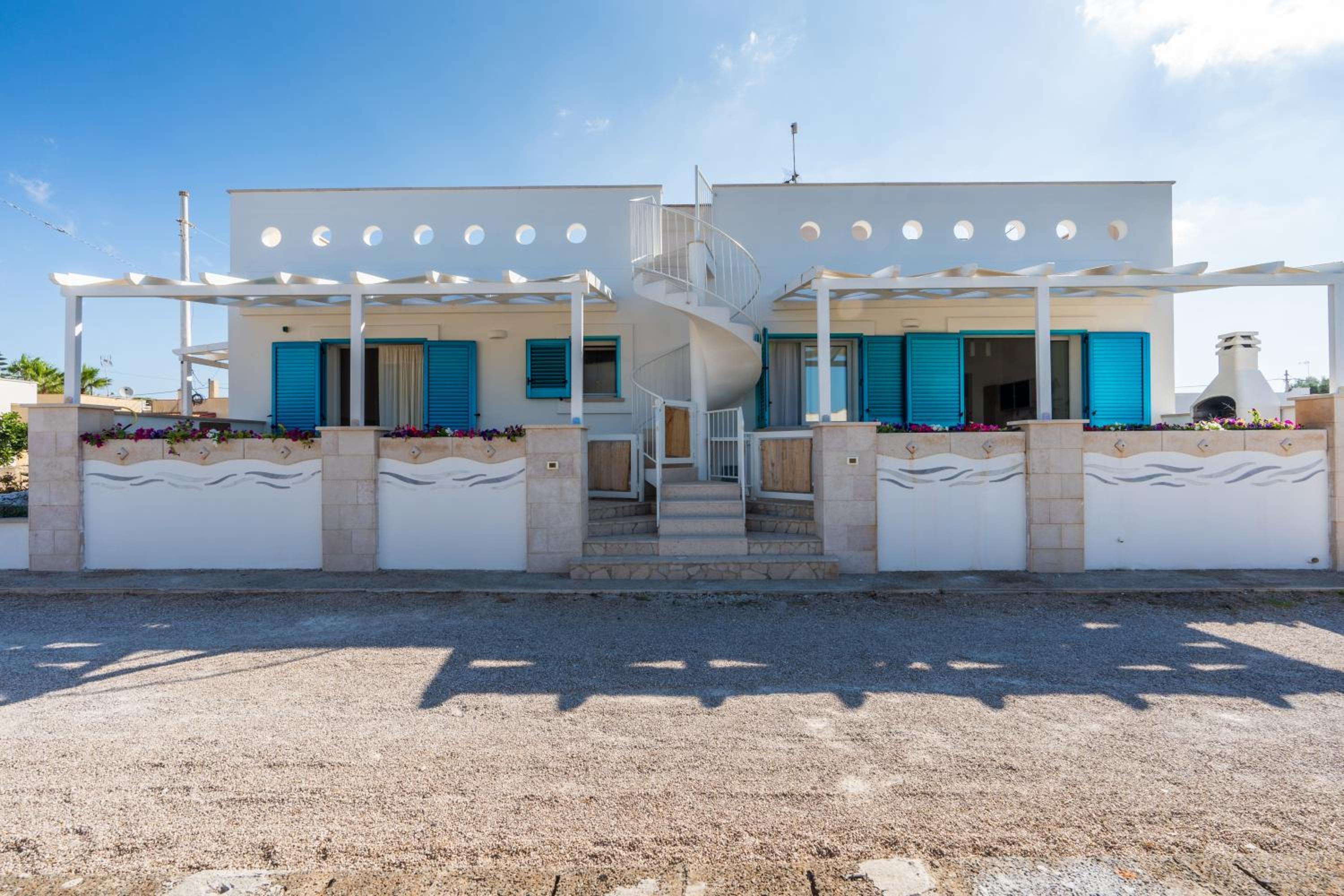 La Maison Blue con giardino pet friendly photo 5