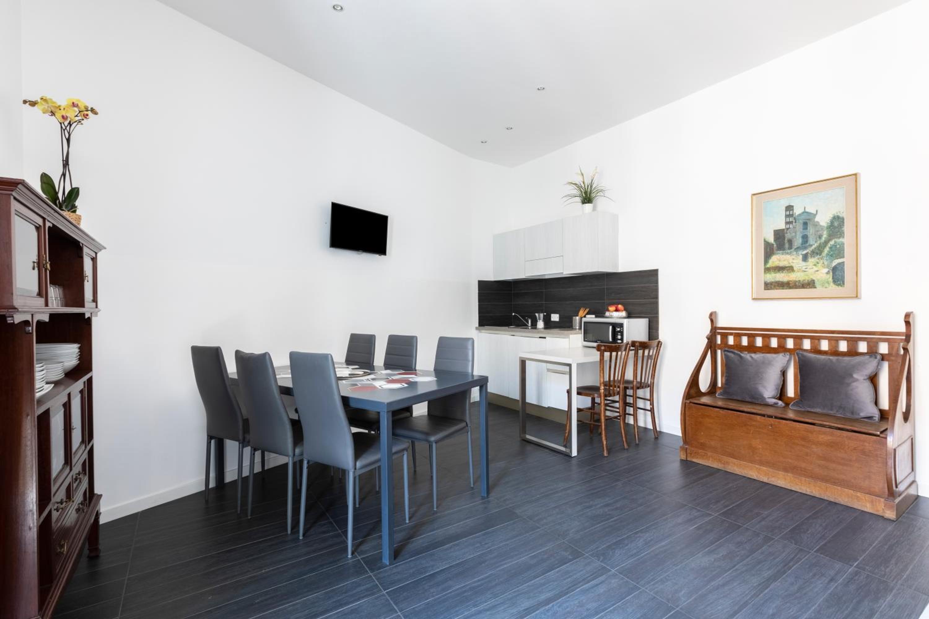 Residenza Ottaviano 105 by Hili