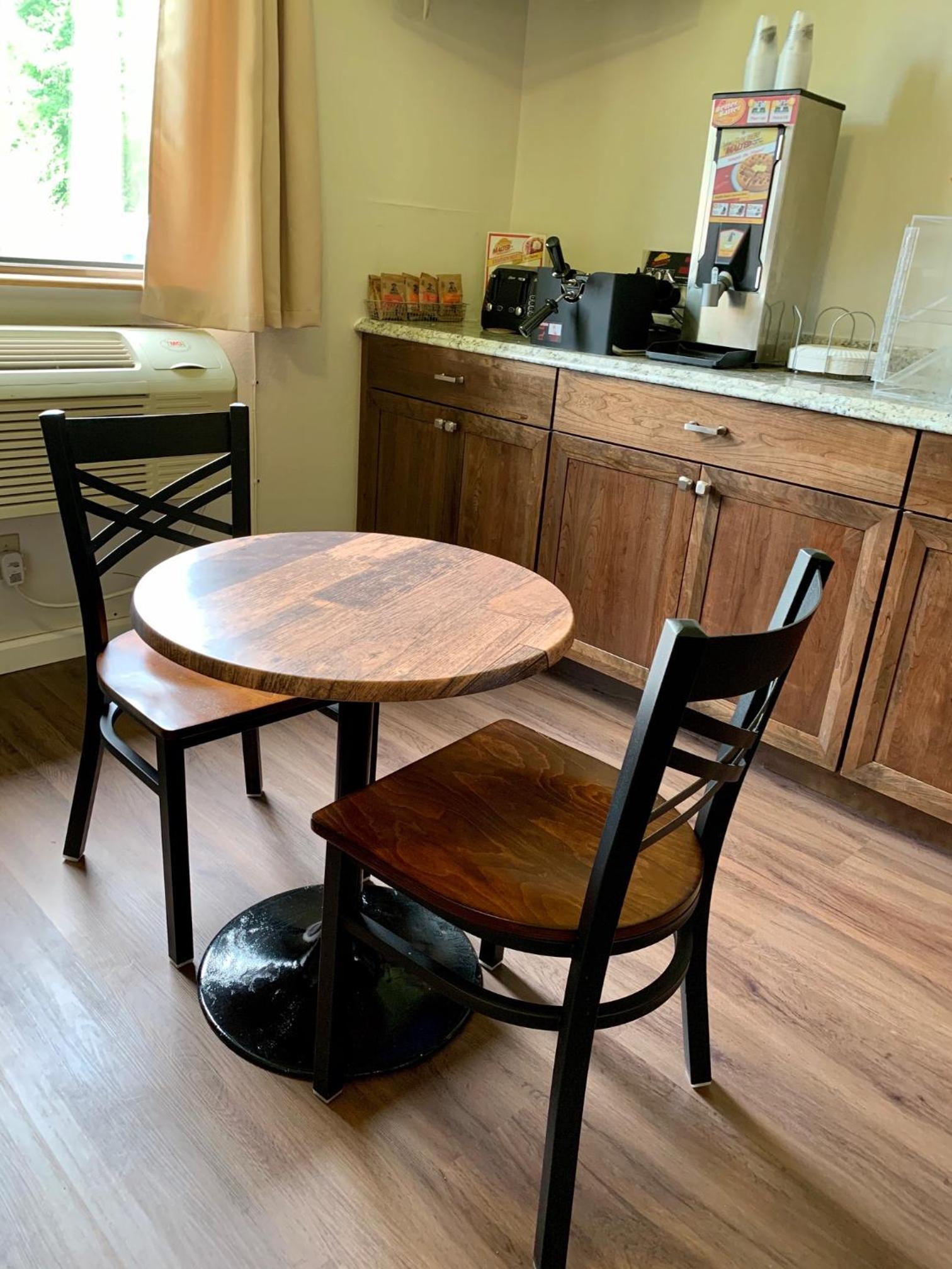 Brattleboro Vacations - The Covered Bridge Inn - Property Image 10