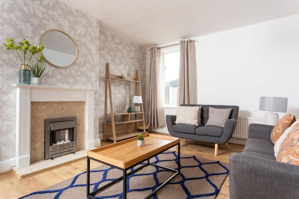 Huddersfield Vacations - LOOK at the Views - Huddersfield Haven Sleeps 6 - Property Image 1