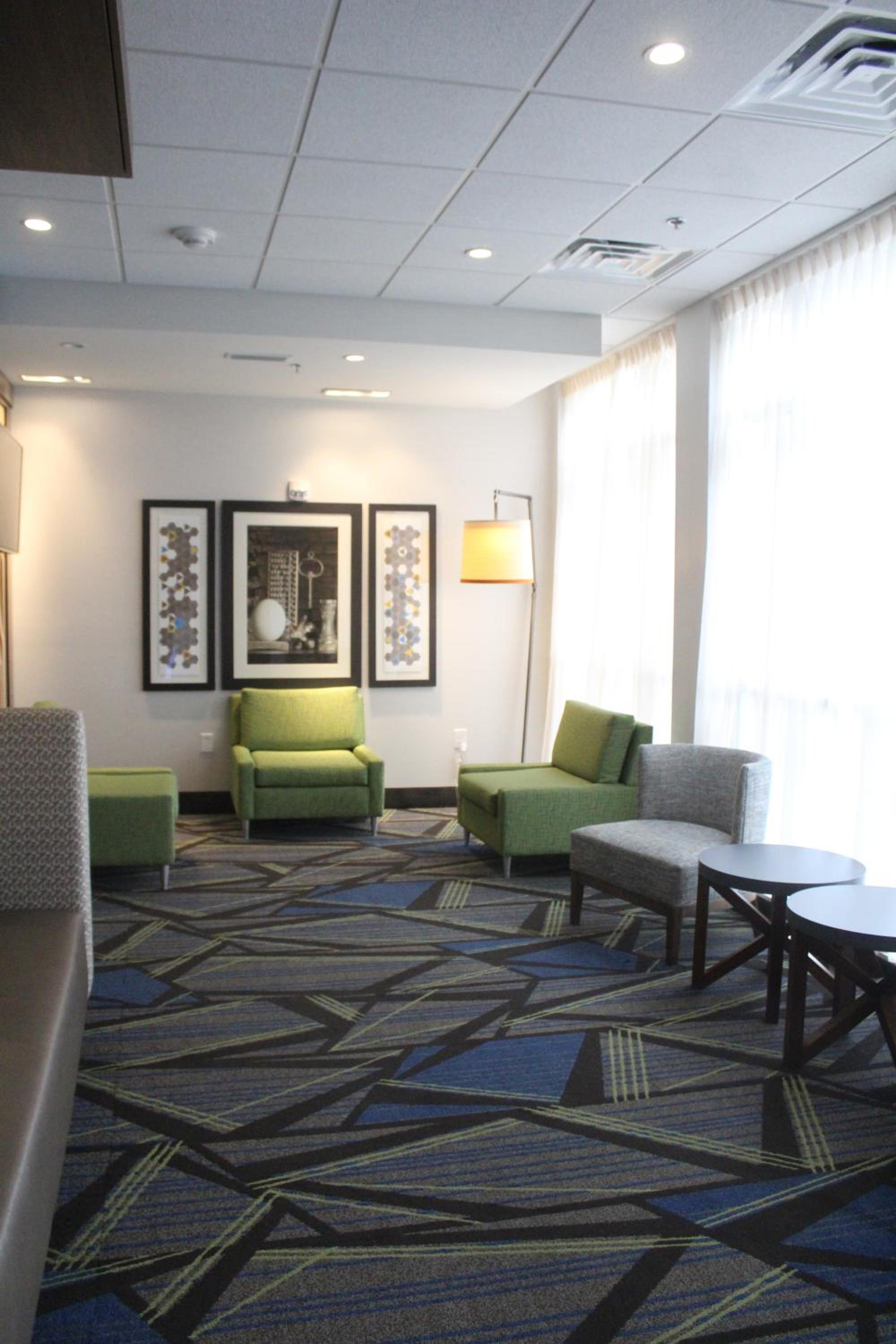 Kokomo Vacations - Holiday Inn Express  Suites - Kokomo South, an IHG Hotel - Property Image 7