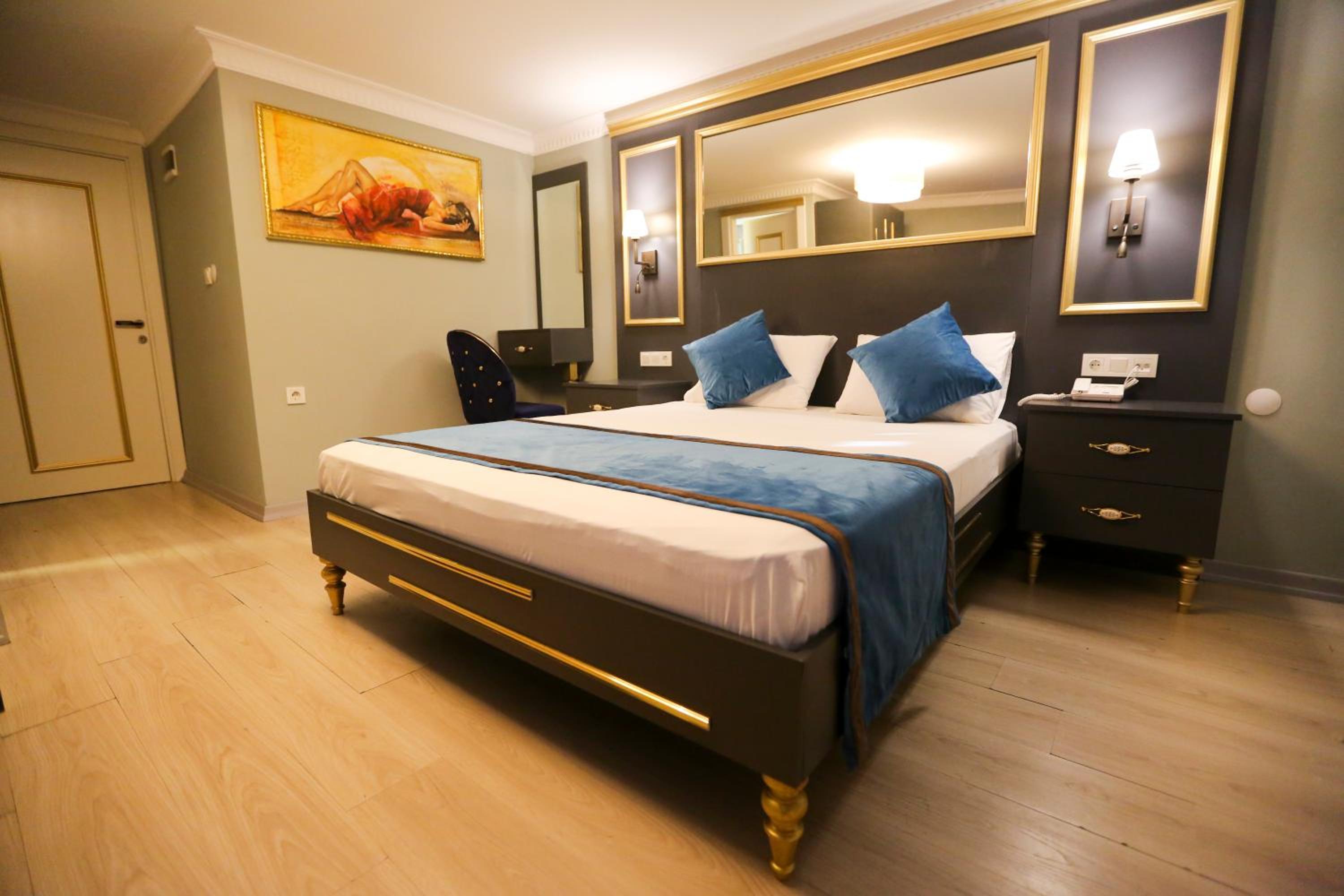 Grand Moon Hotel Suites - Image 21