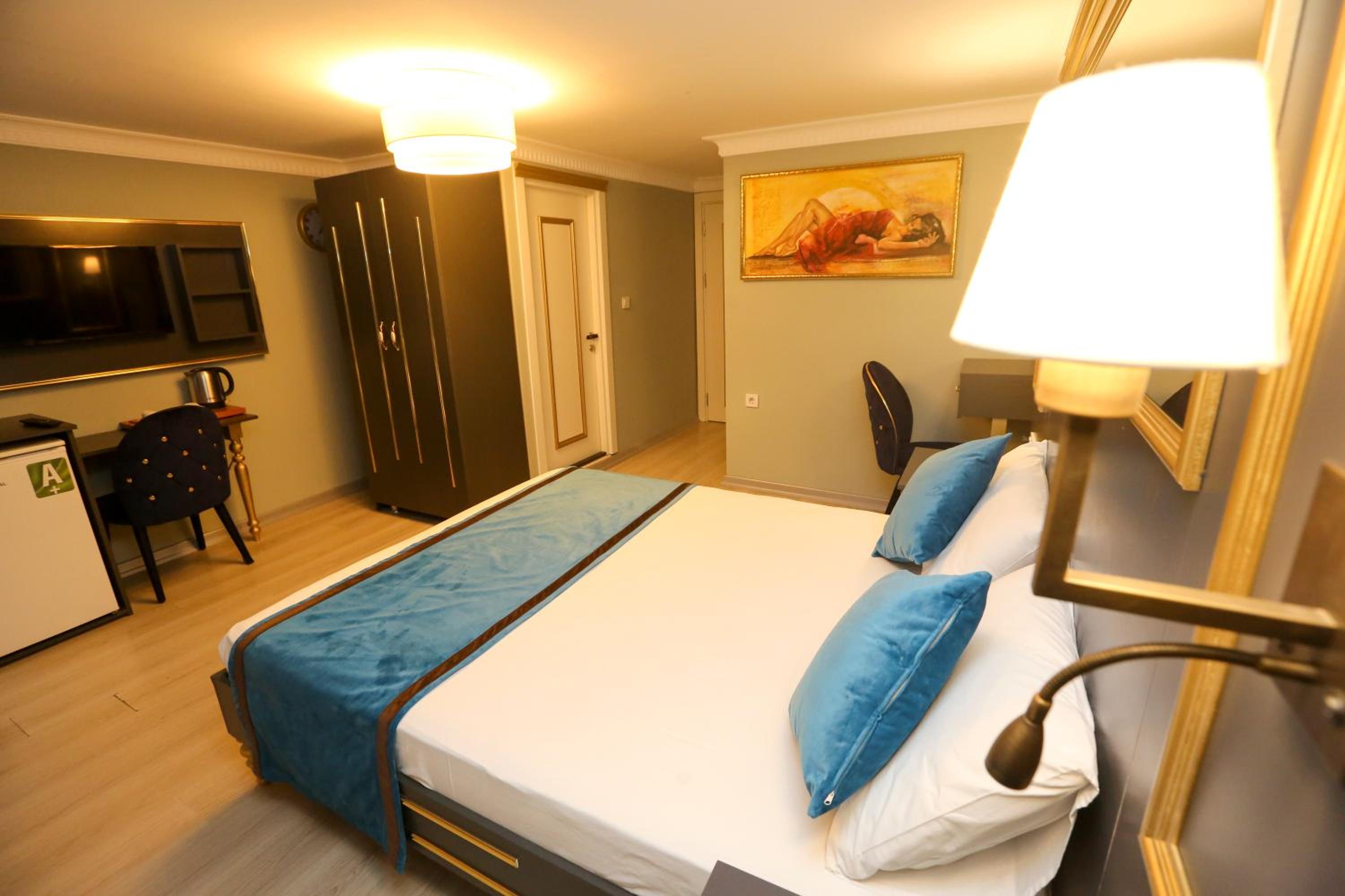 Grand Moon Hotel Suites - Image 33