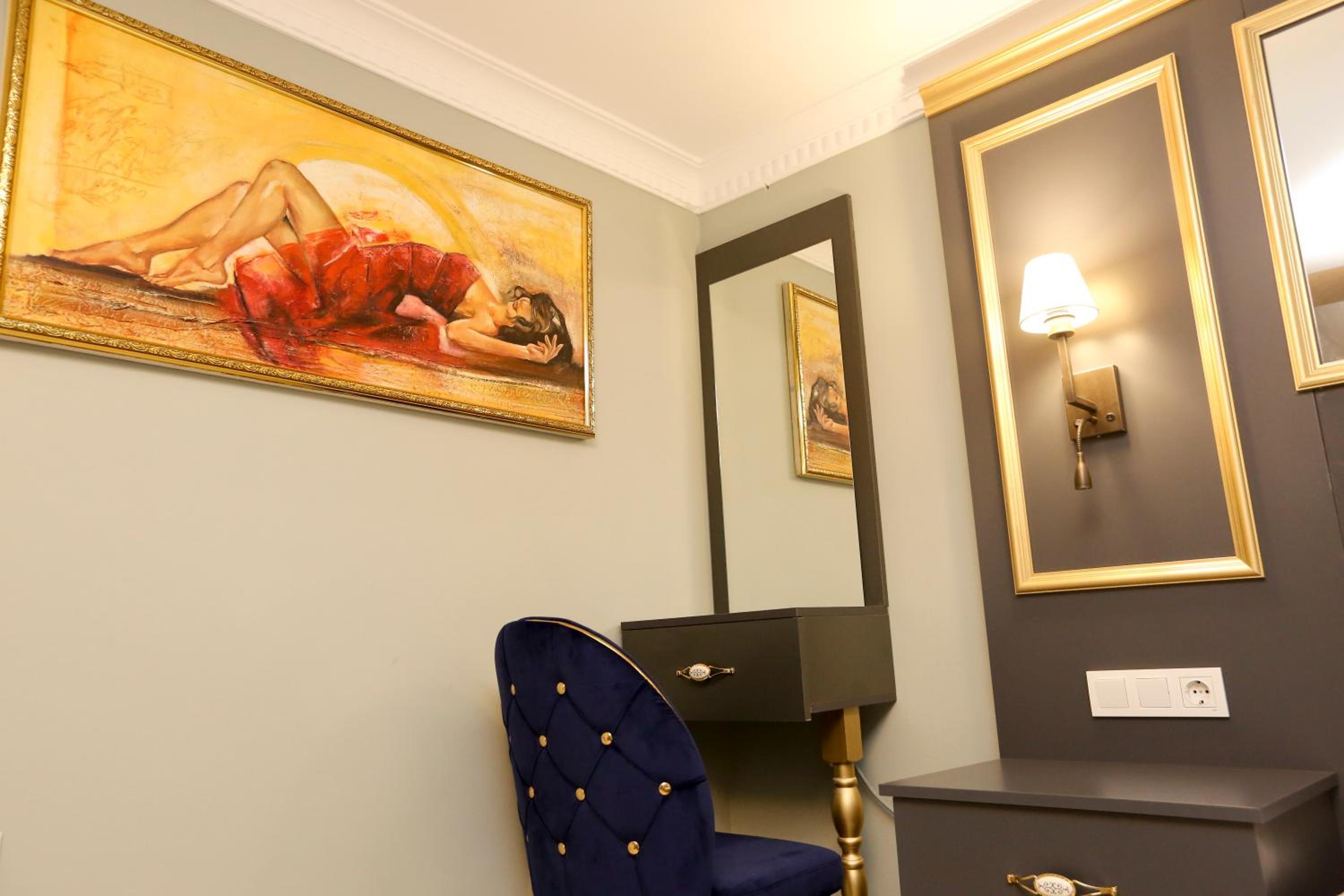 Grand Moon Hotel Suites - Image 22