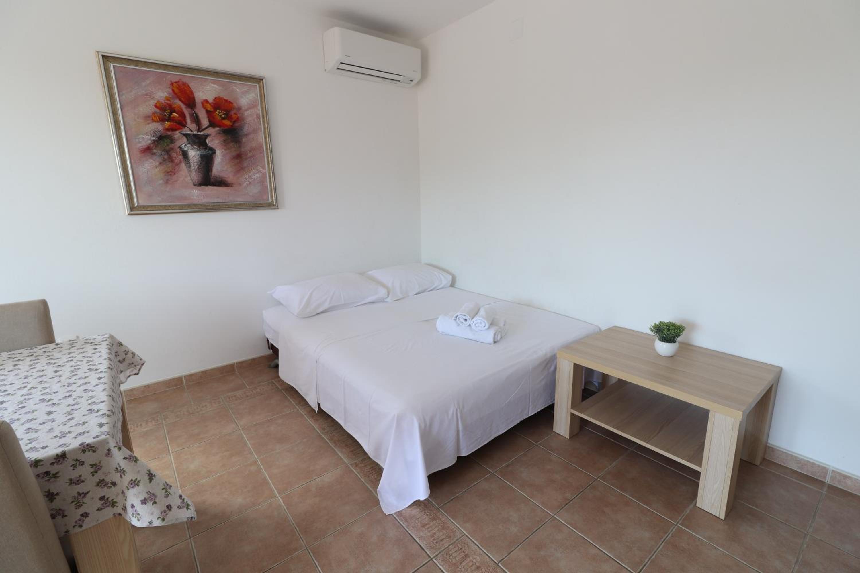Apartment Dony - Tičić en Novalja