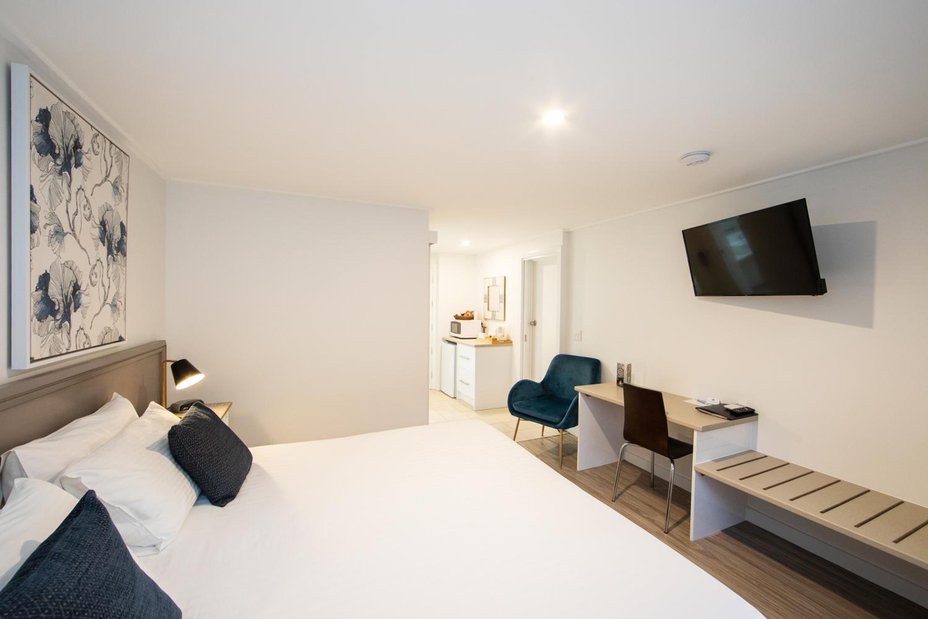 New England Motor Lodge