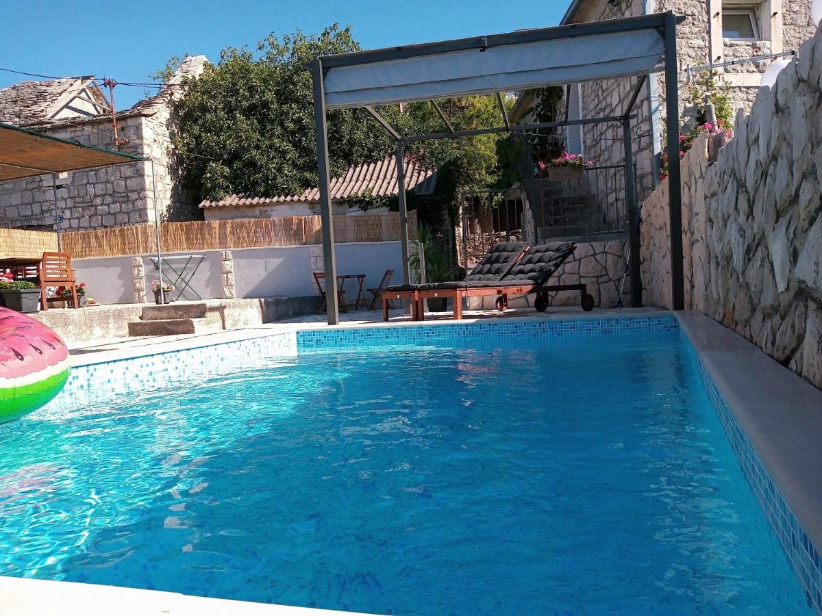 Apartments Tomina view 2