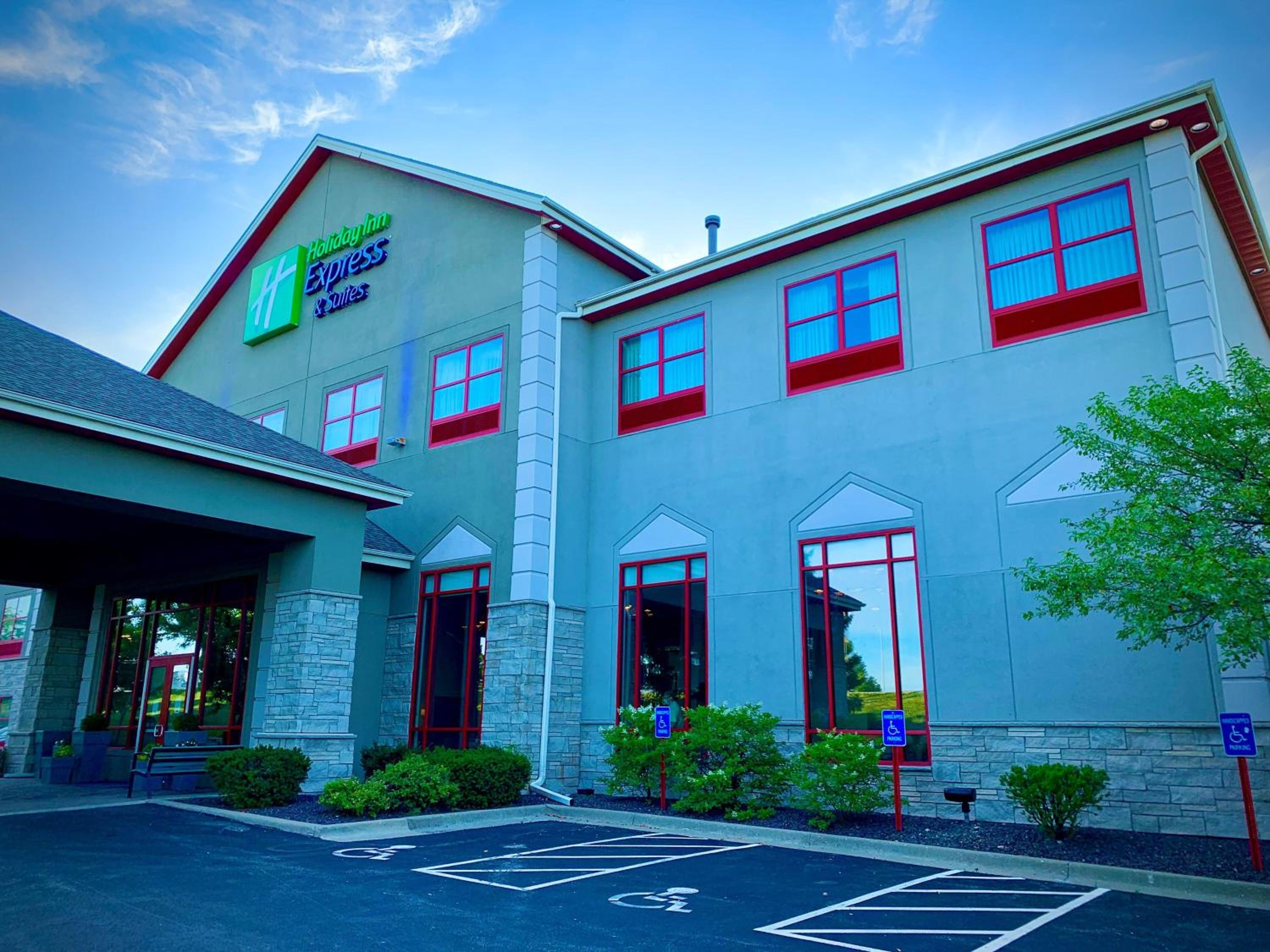 Kansas City Vacations - Holiday Inn Express  Suites - Olathe North, an IHG Hotel - Property Image 1