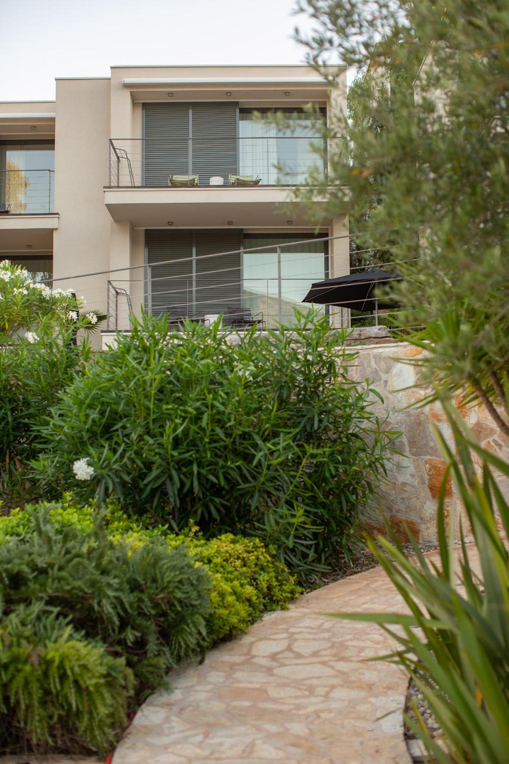 Hotel Tara's Lodge - Image 1