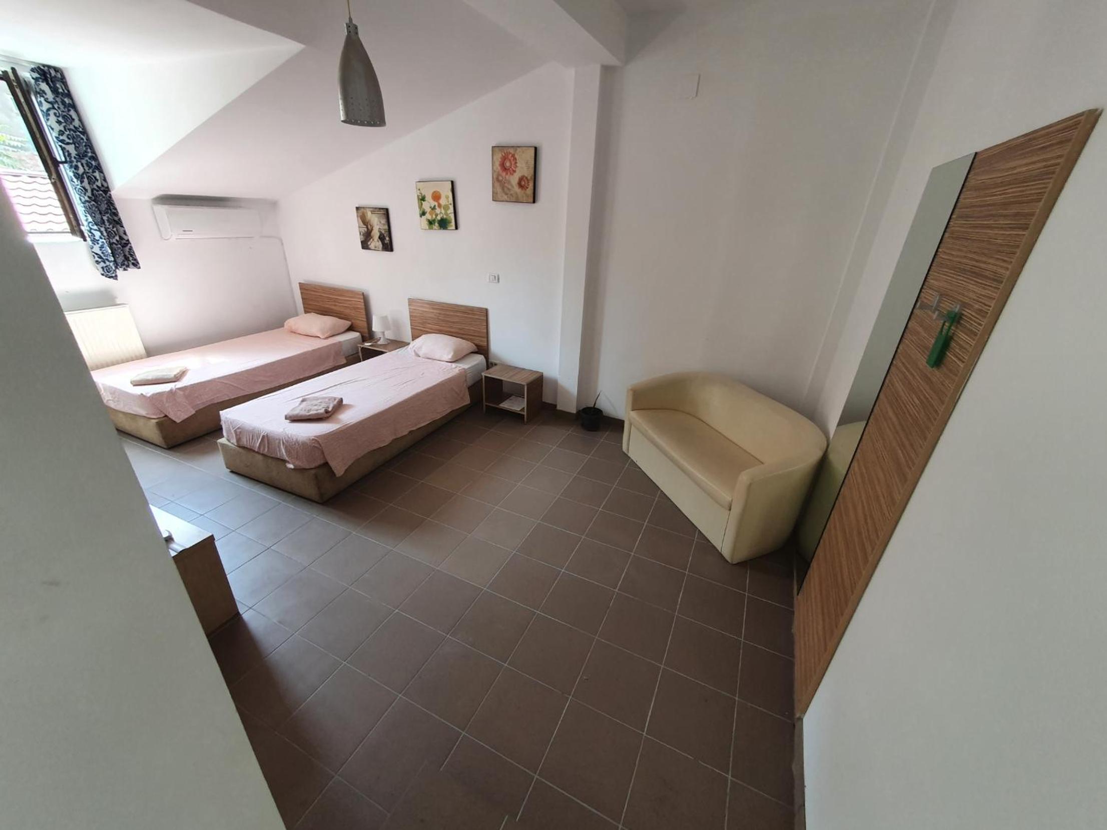 Piata Uniri Cozy Inn
