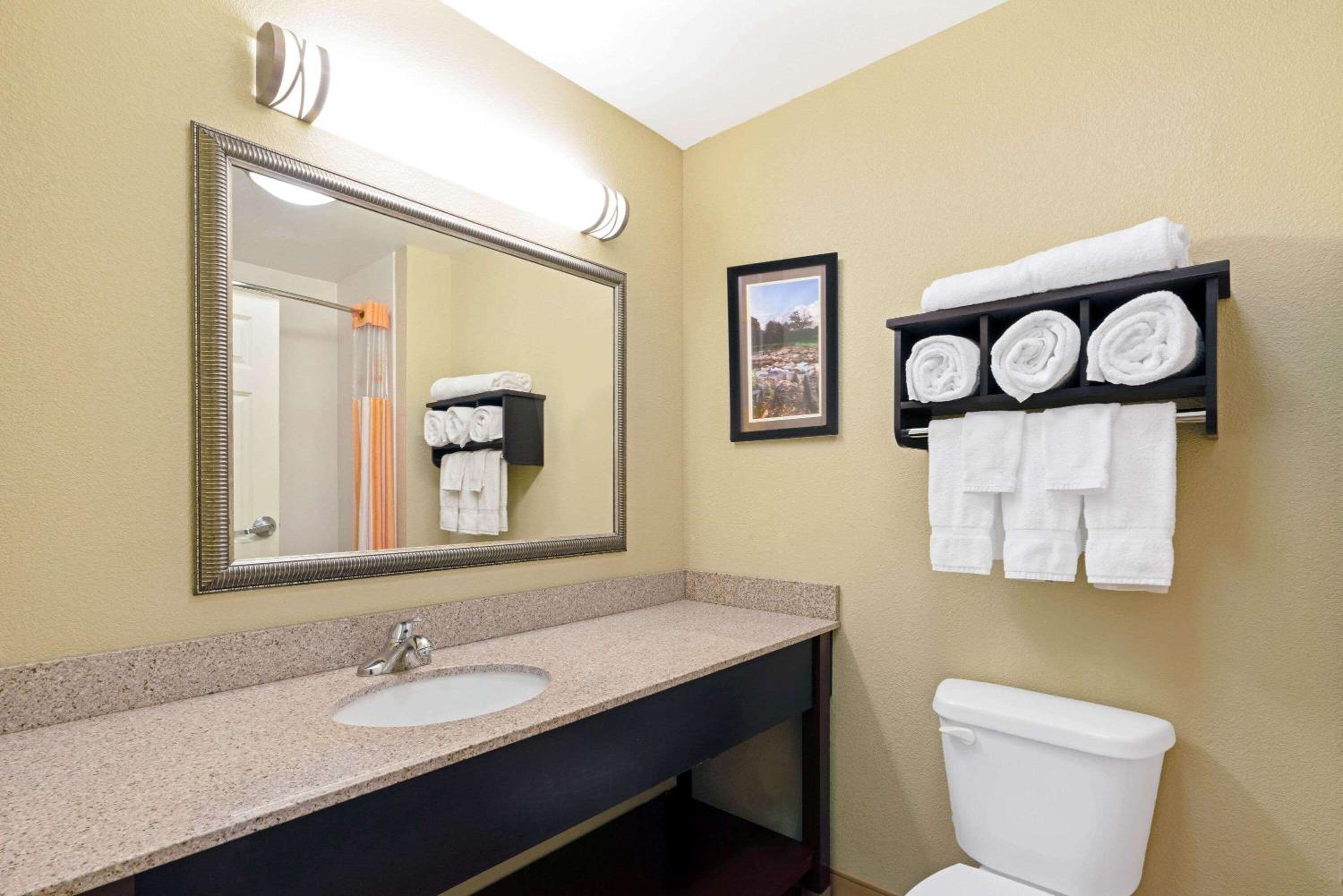 Stillwater Vacations - La Quinta by Wyndham Stillwater -University Area - Property Image 9
