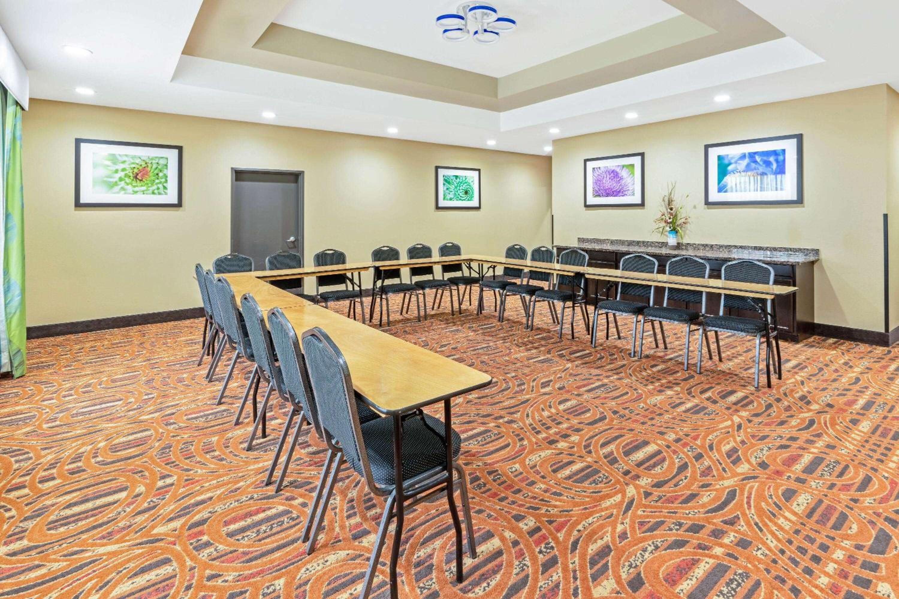 Muskogee Vacations - La Quinta by Wyndham Muskogee - Property Image 10