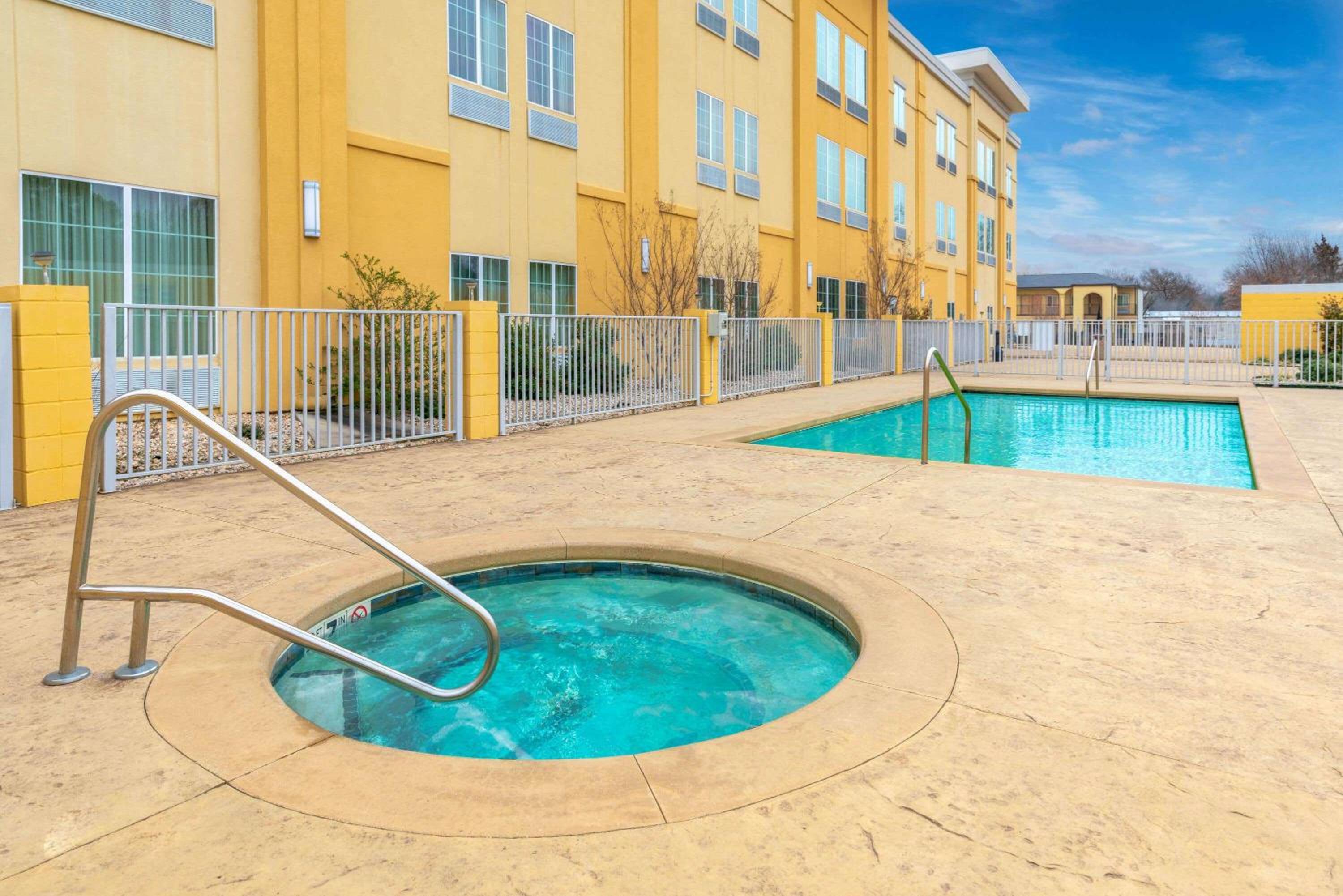 Muskogee Vacations - La Quinta by Wyndham Muskogee - Property Image 8
