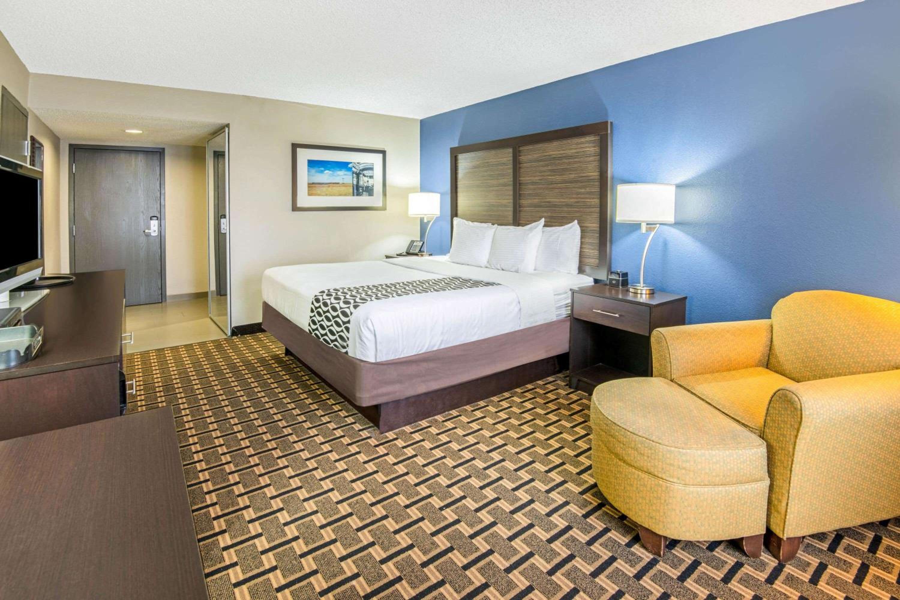 Denison Vacations - La Quinta by Wyndham Denison - North Lake Texoma - Property Image 11