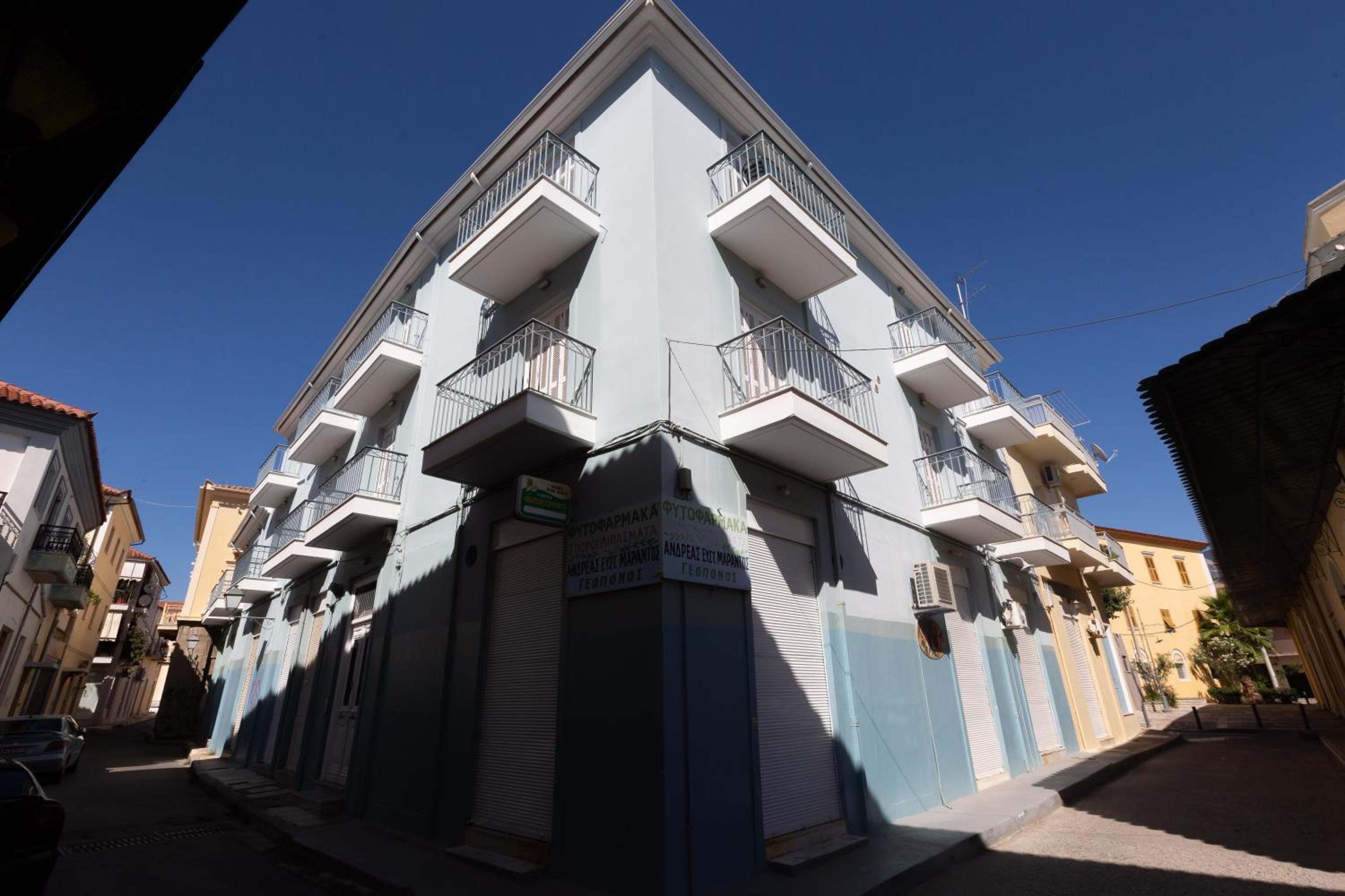 Hotel Magnolia - Apartment in Kalamata - Image 1