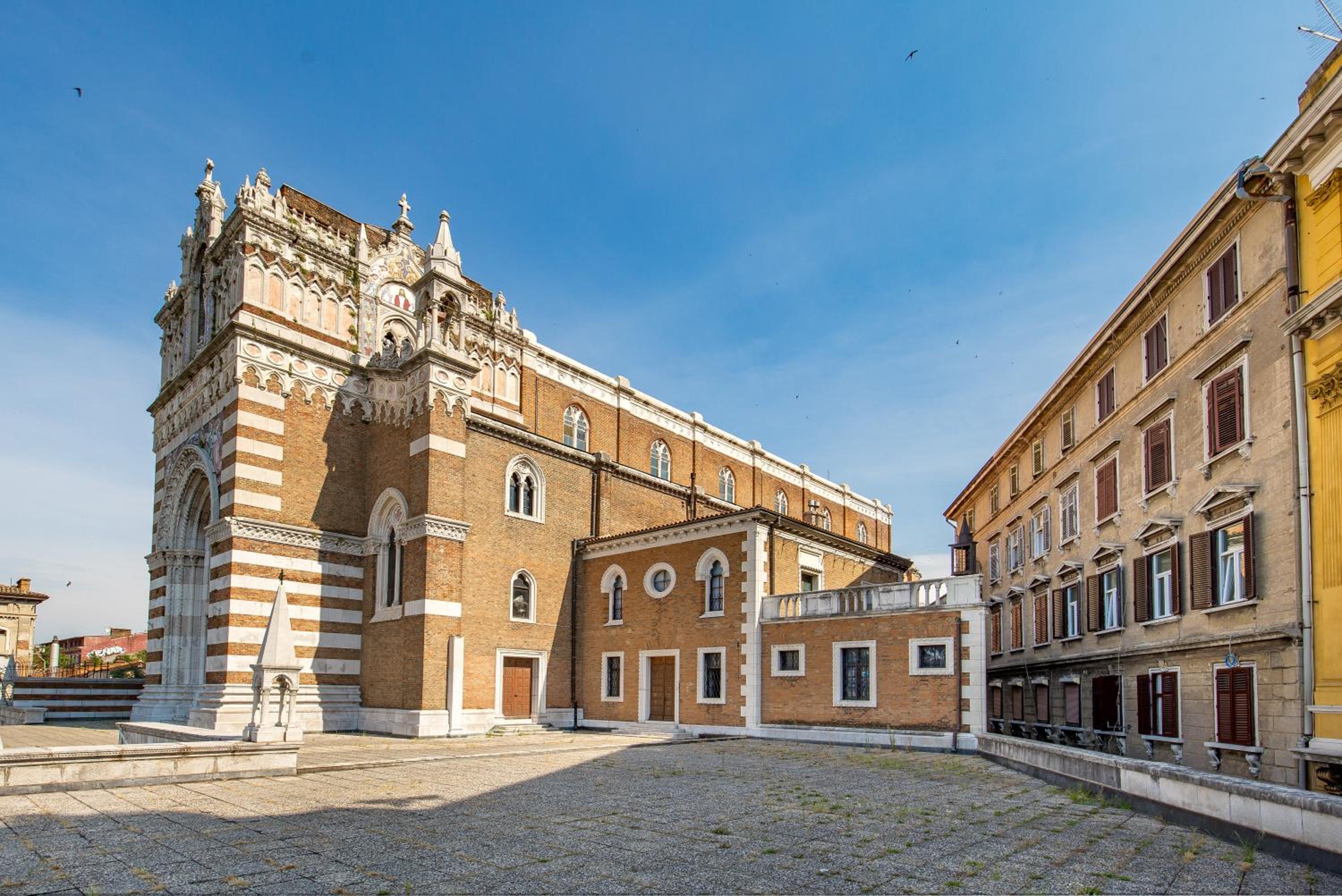 Hotel Luxury Number 1 Apartments - Image 1