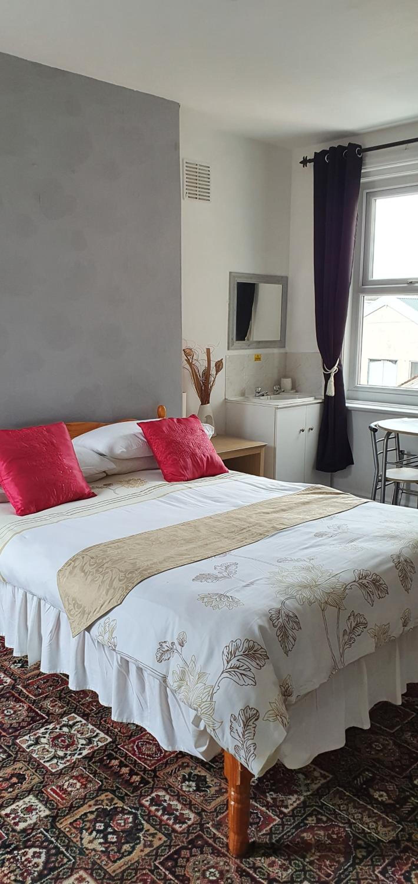 Norwyn Court Holiday Apartments