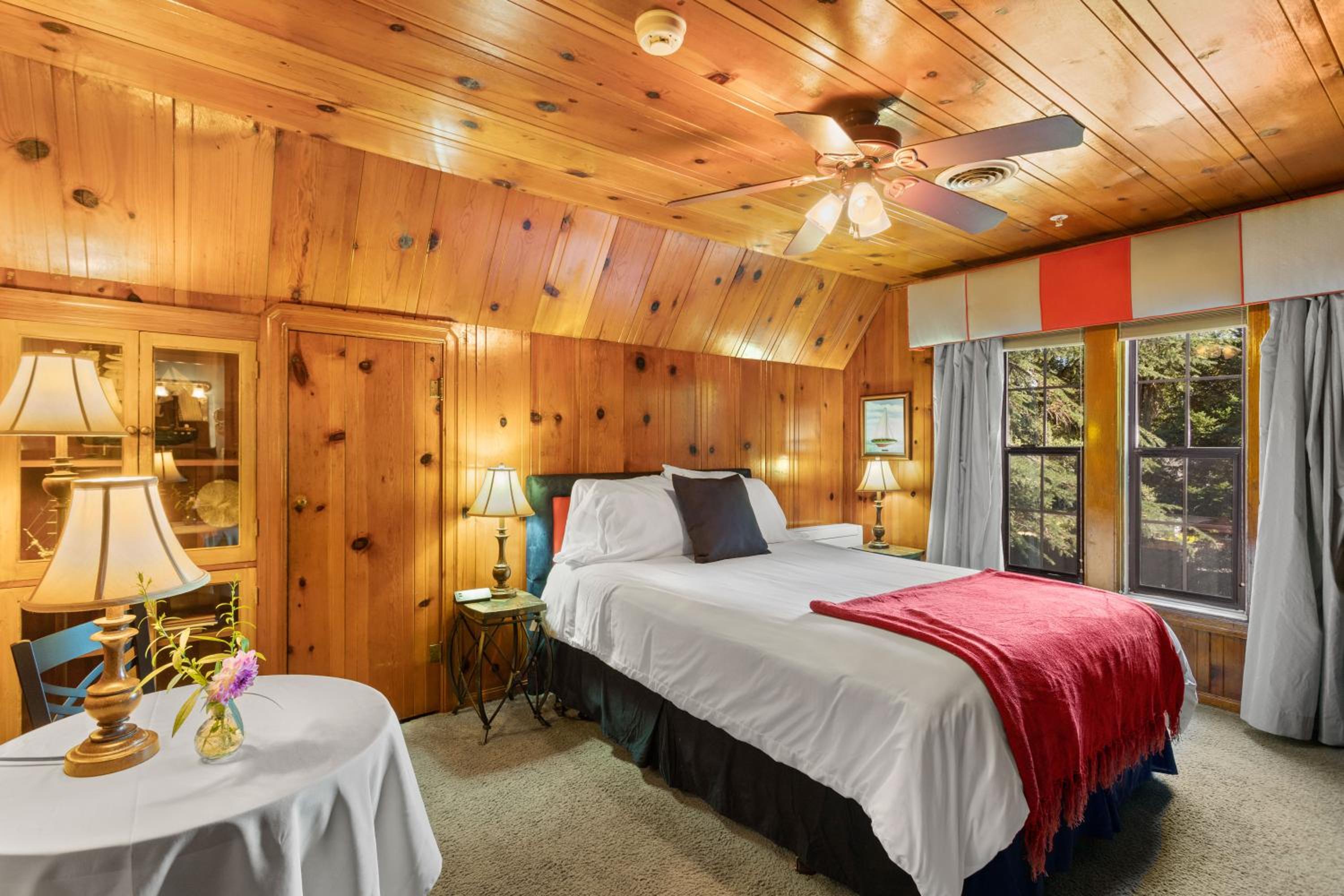 Maui Vacations - Candlelight Inn Napa Valley - Property Image 12