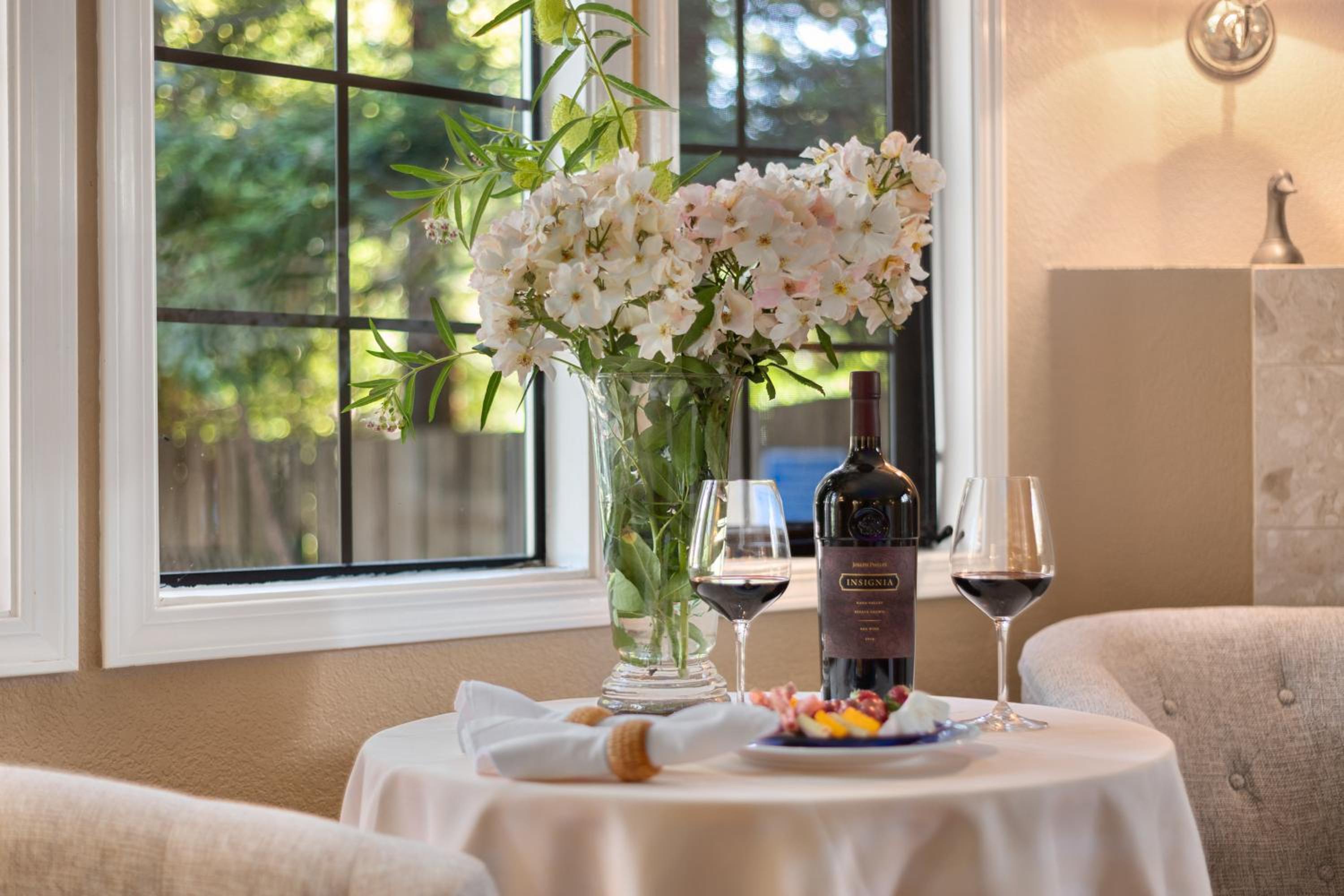Maui Vacations - Candlelight Inn Napa Valley - Property Image 21