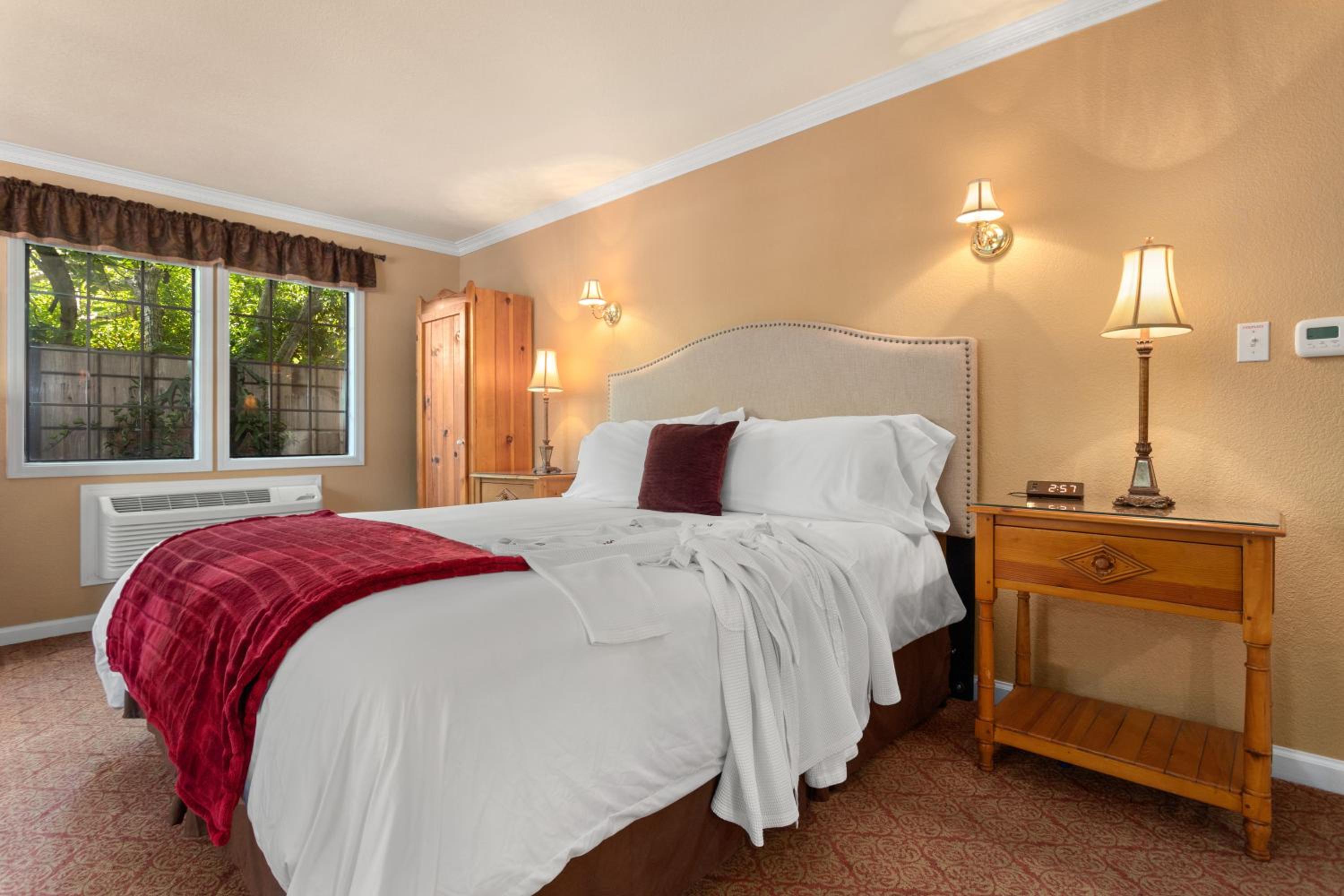 Maui Vacations - Candlelight Inn Napa Valley - Property Image 10