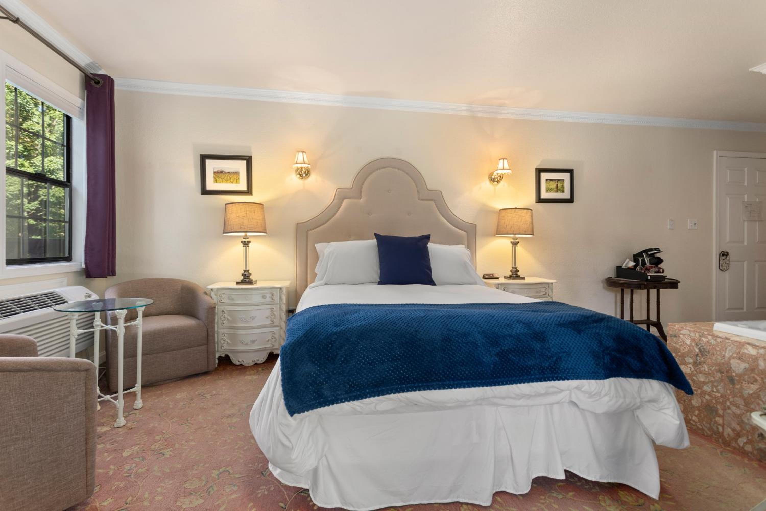 Maui Vacations - Candlelight Inn Napa Valley - Property Image 8