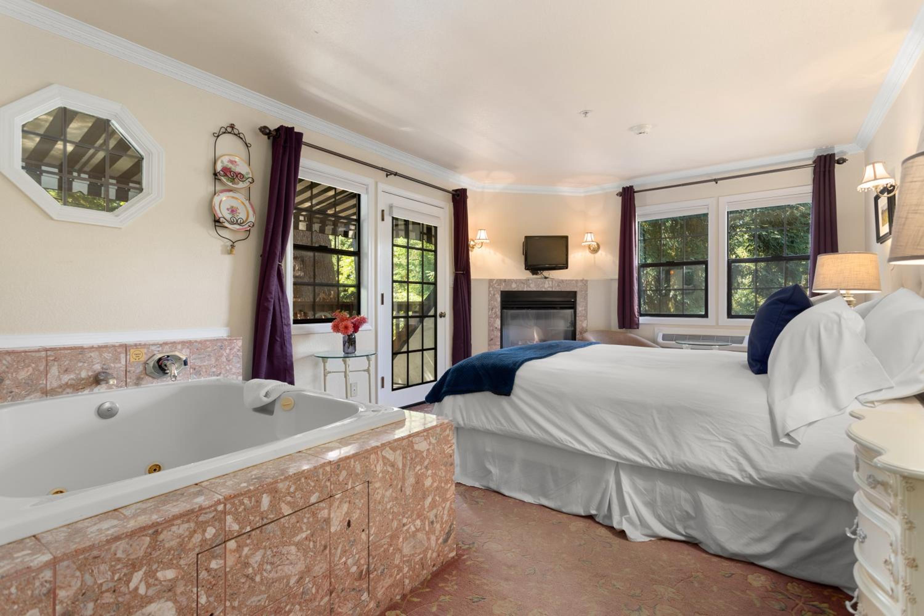 Maui Vacations - Candlelight Inn Napa Valley - Property Image 7
