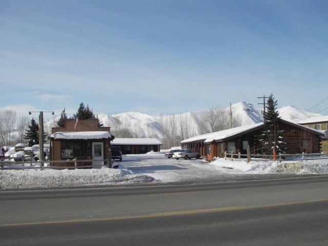 High Country Motel - Property Image 25