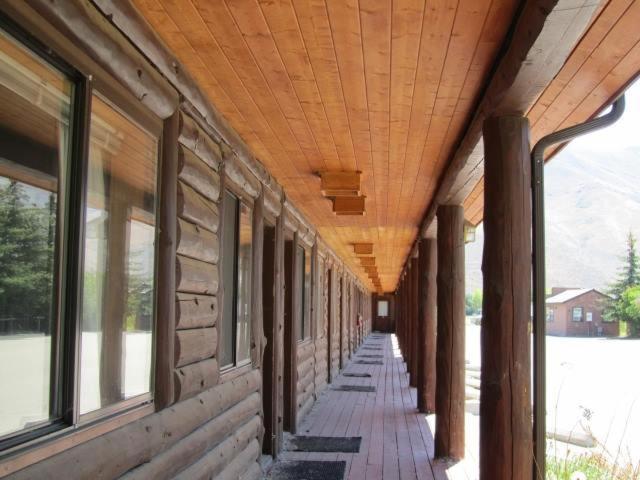 High Country Motel - Property Image 21