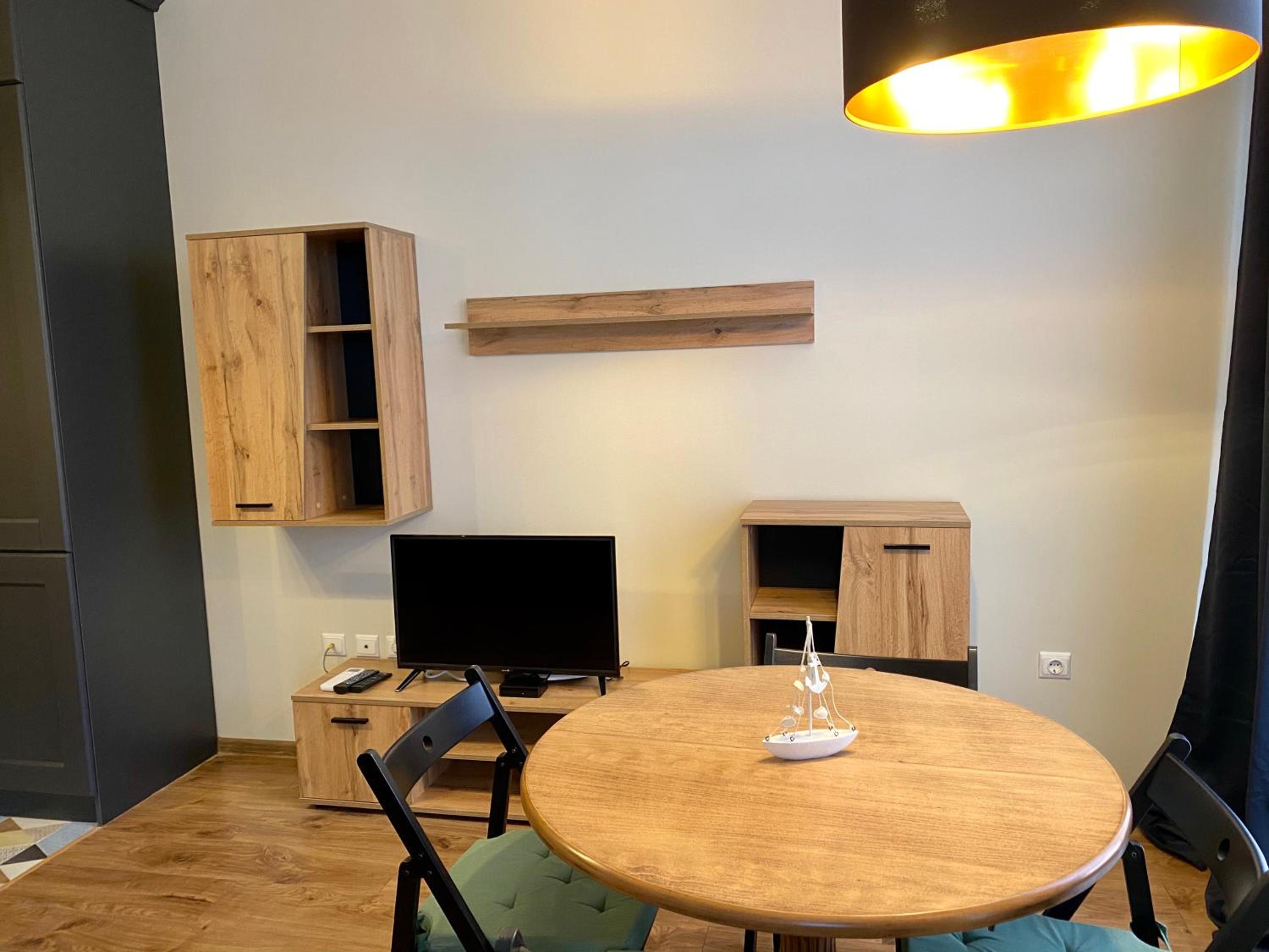 Boutique Magenta Gold Apartment view 5