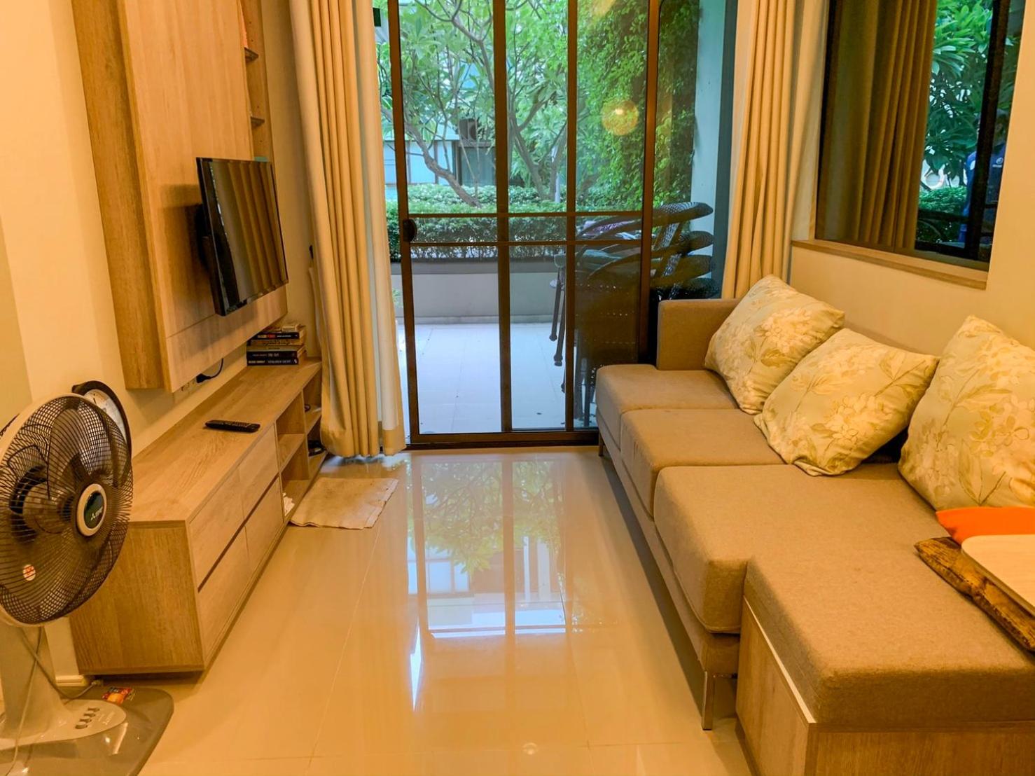 lumpini park beach view 3