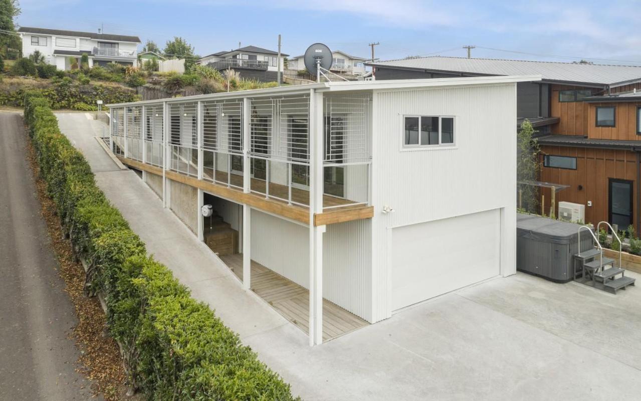 Luxury Retreat with Swim Spa view 5
