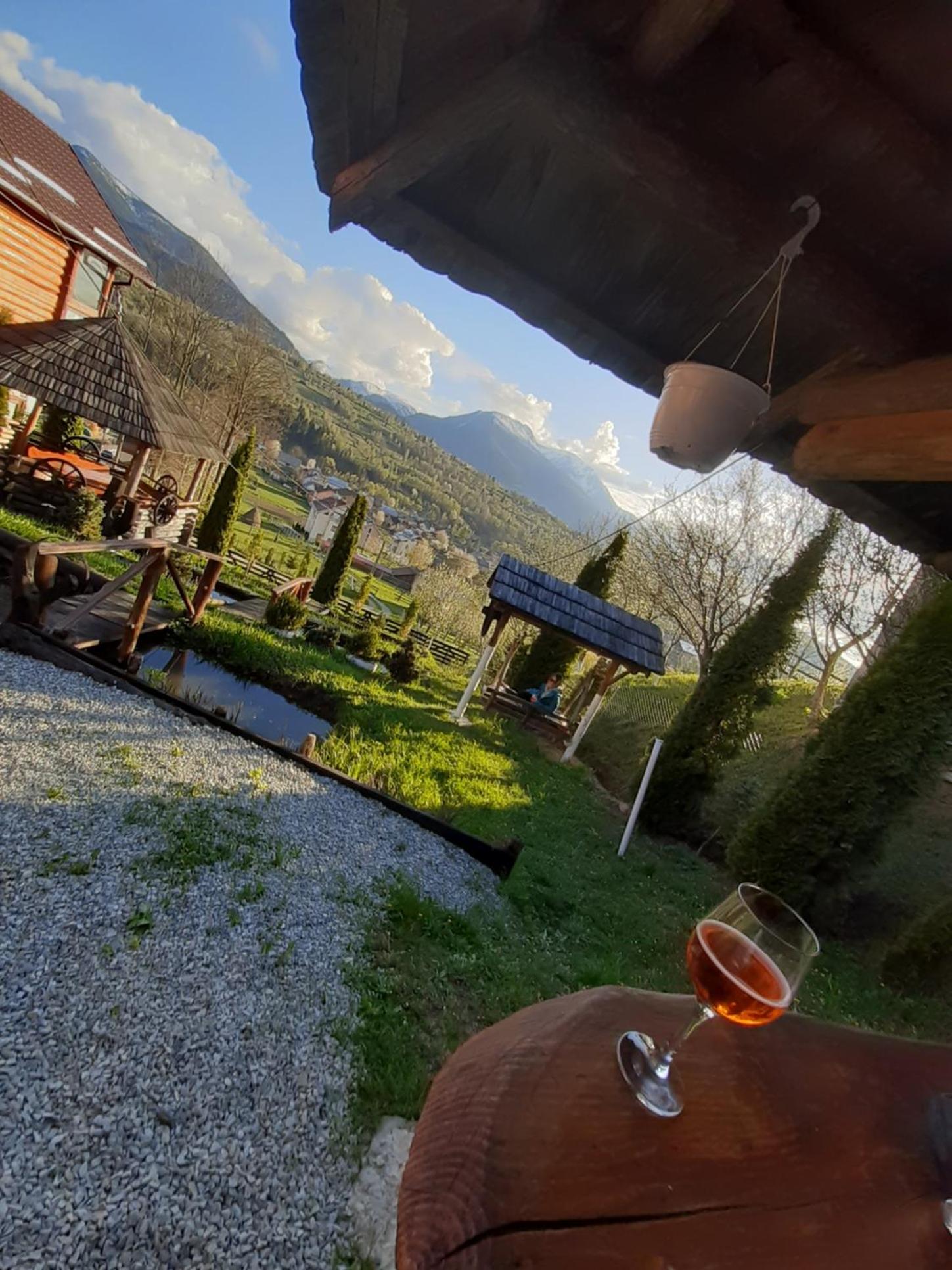 Cabana La Mariuca view 4