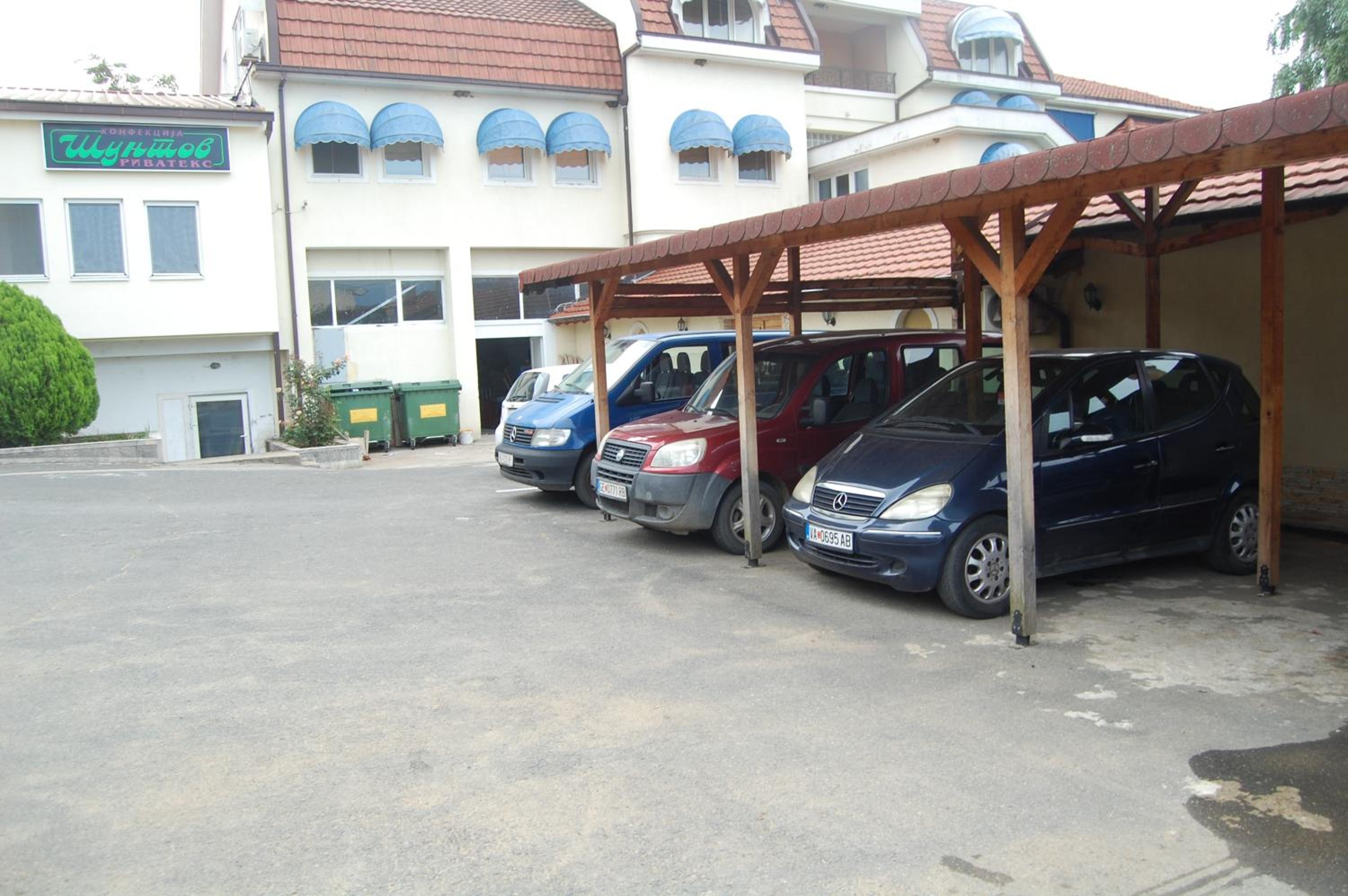 Photo 12