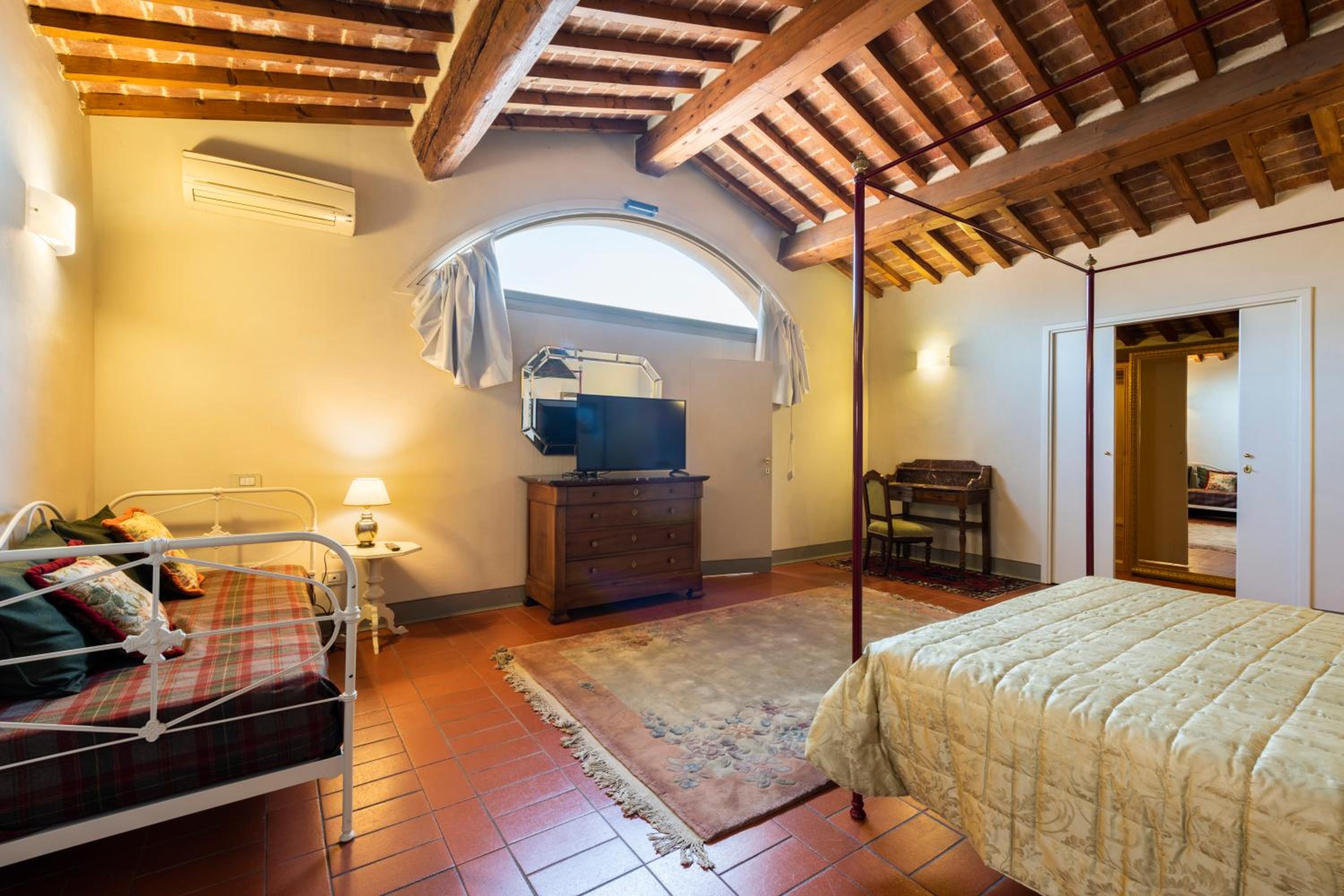Nella Torre del Poschi Penthouse with Roof Terrace - Image 4