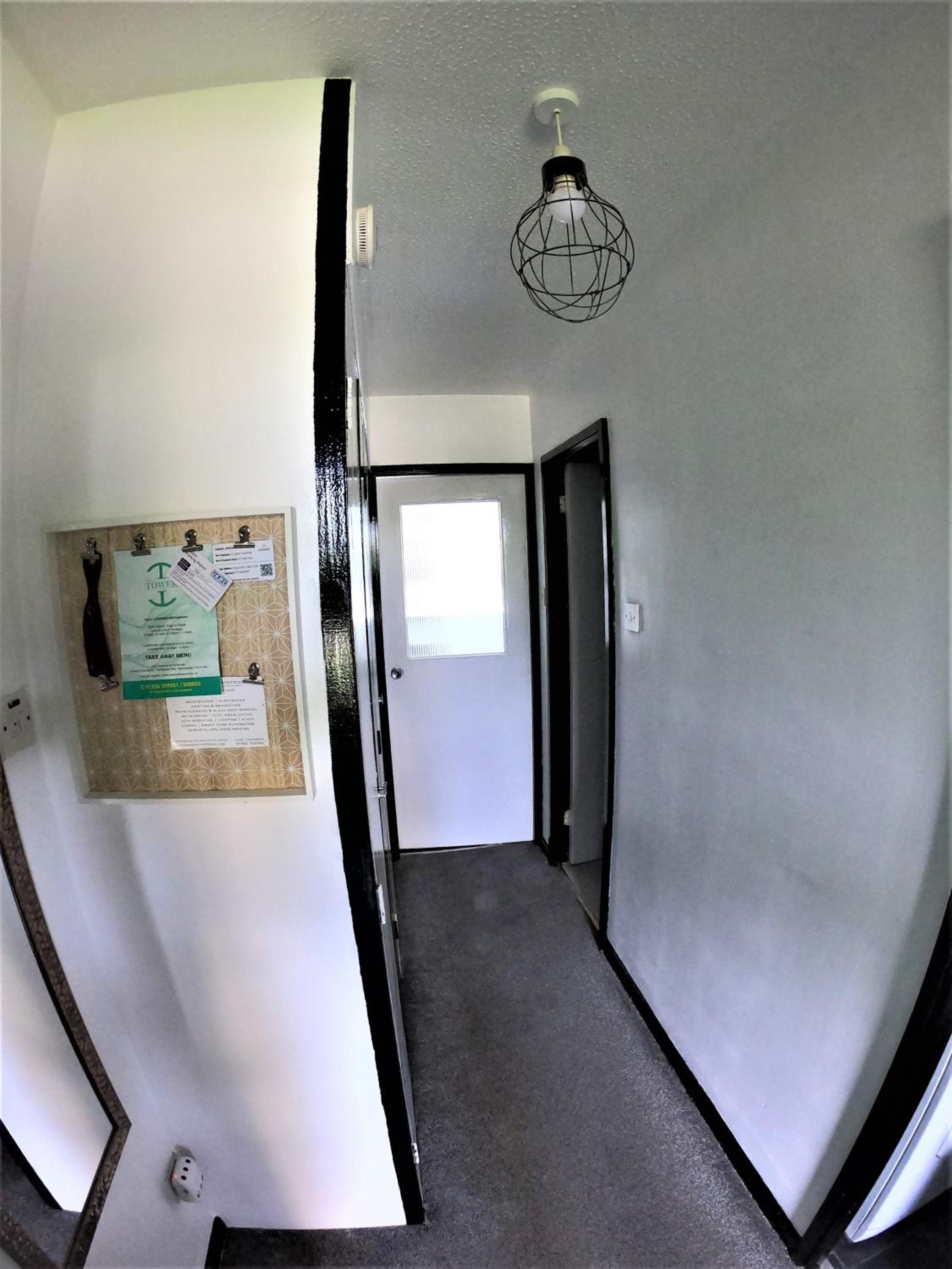 Town Centre Studio Flat! view 5
