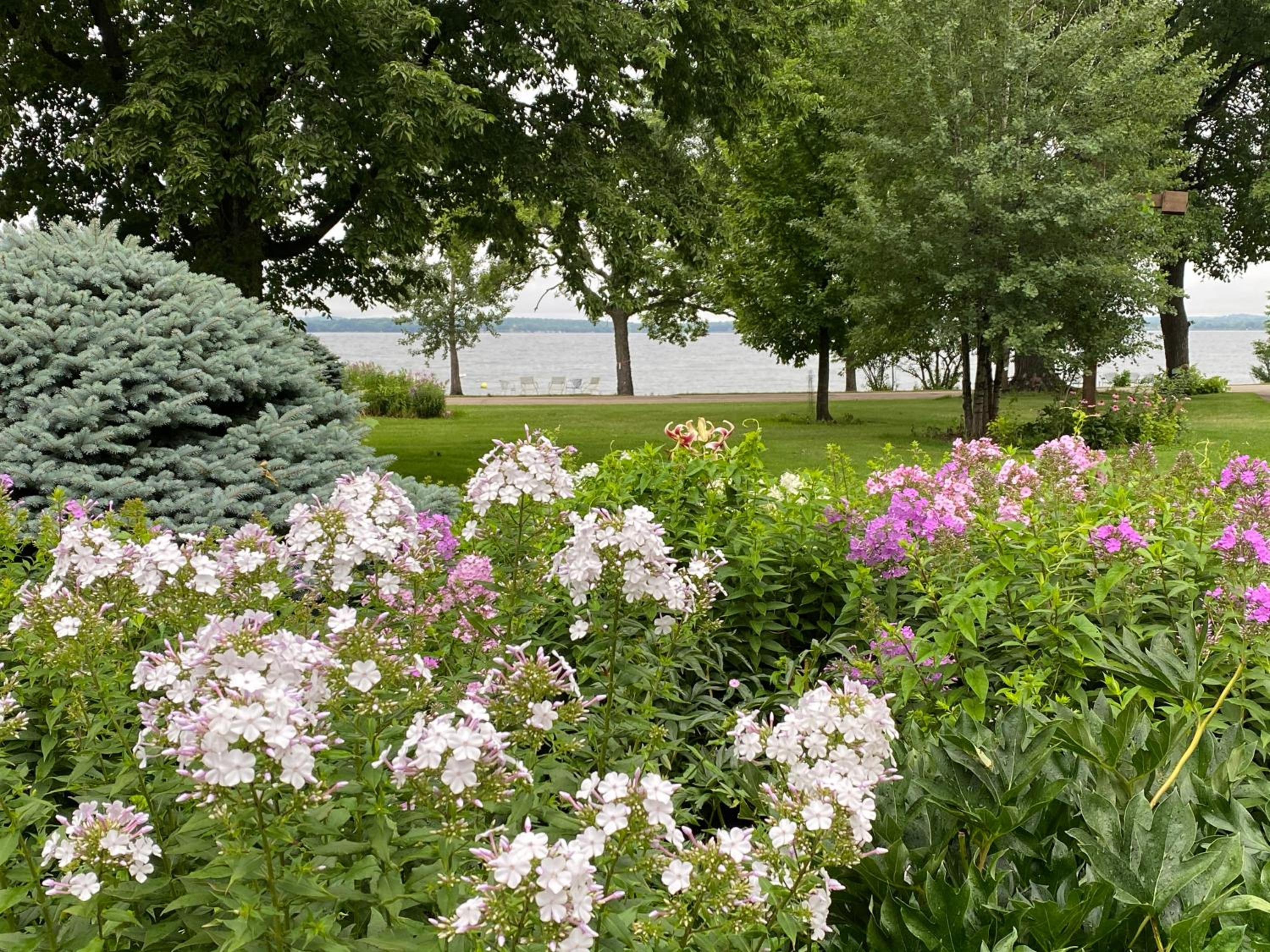 Peters Sunset Beach Resort and Golf