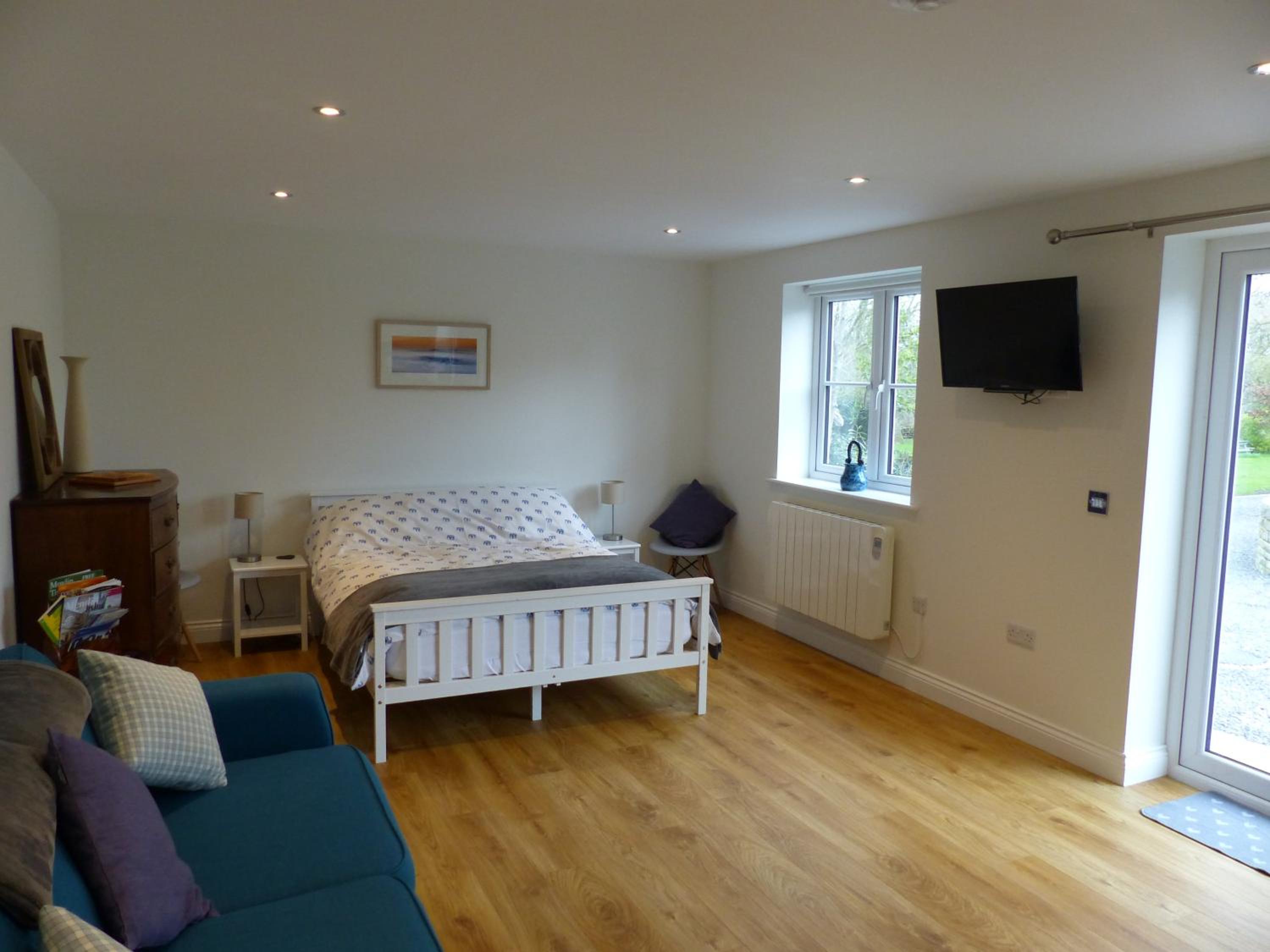 Littlemead - Newly renovated private studio near Glastonbury view 4