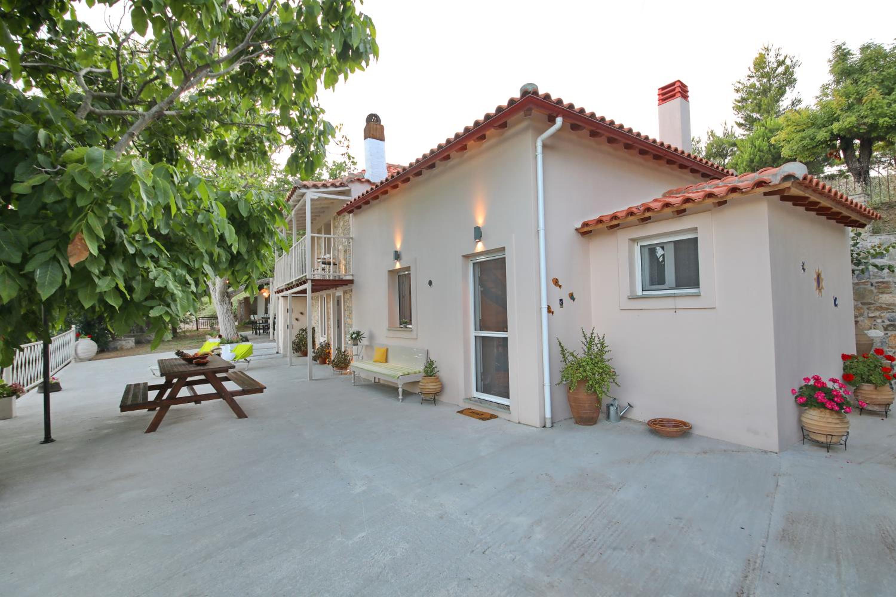 Pyrgos Country House