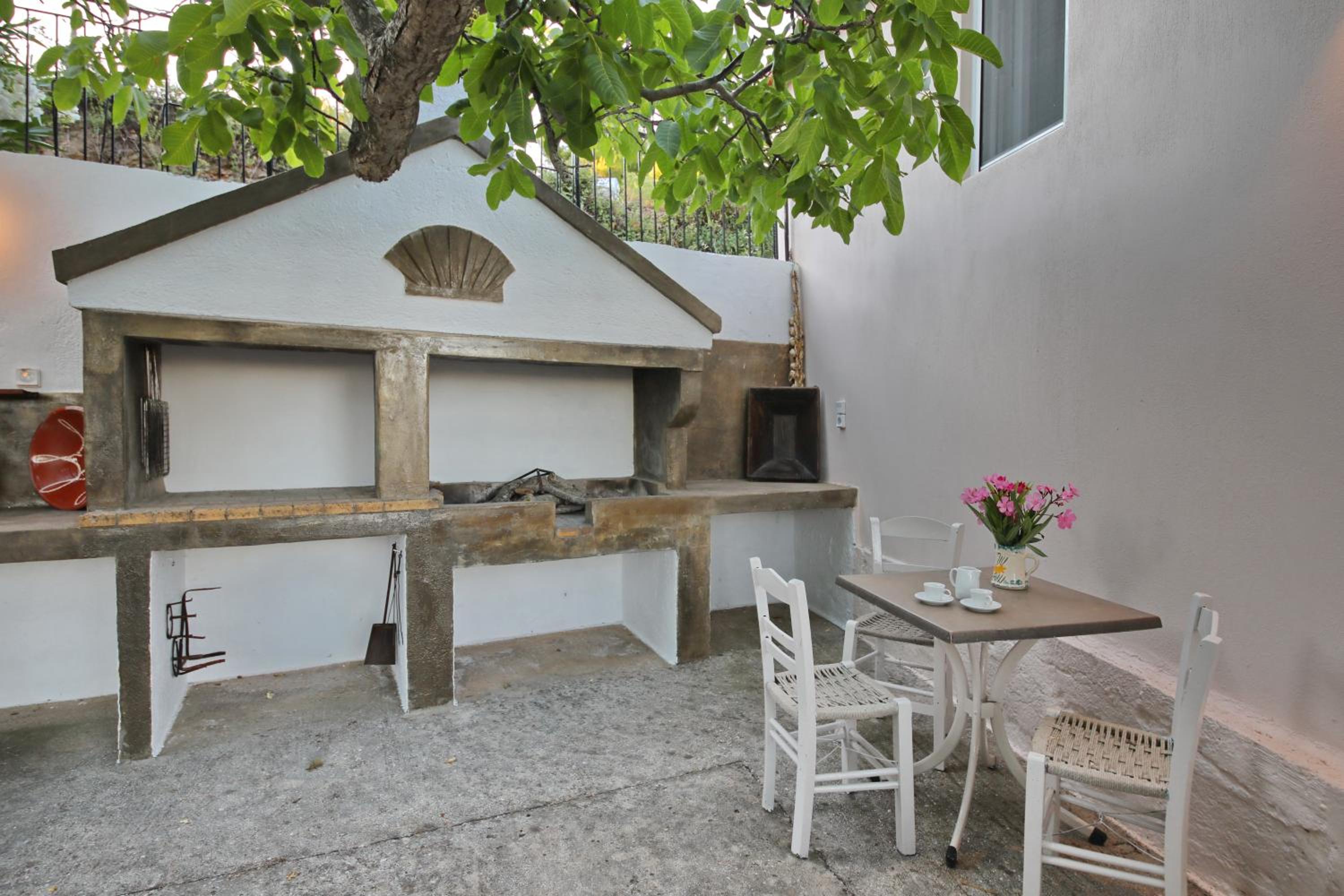 Pyrgos Country House