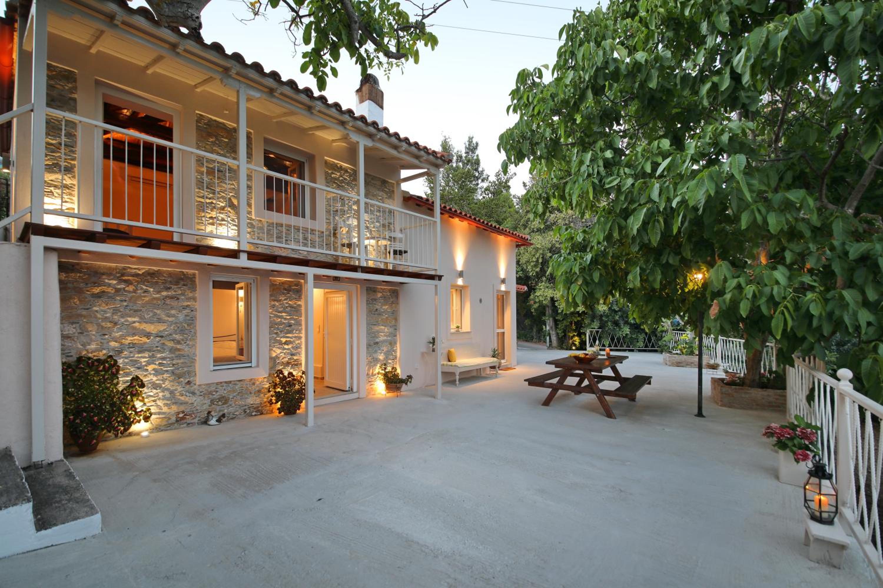 Pyrgos Country House