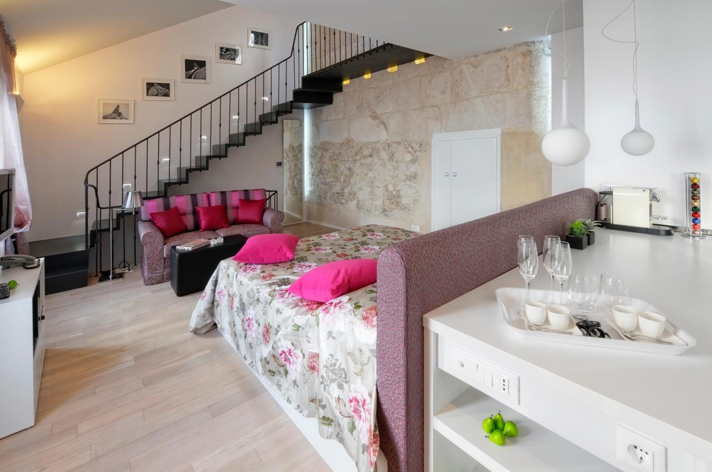 Riva Luxury Suites photo 5
