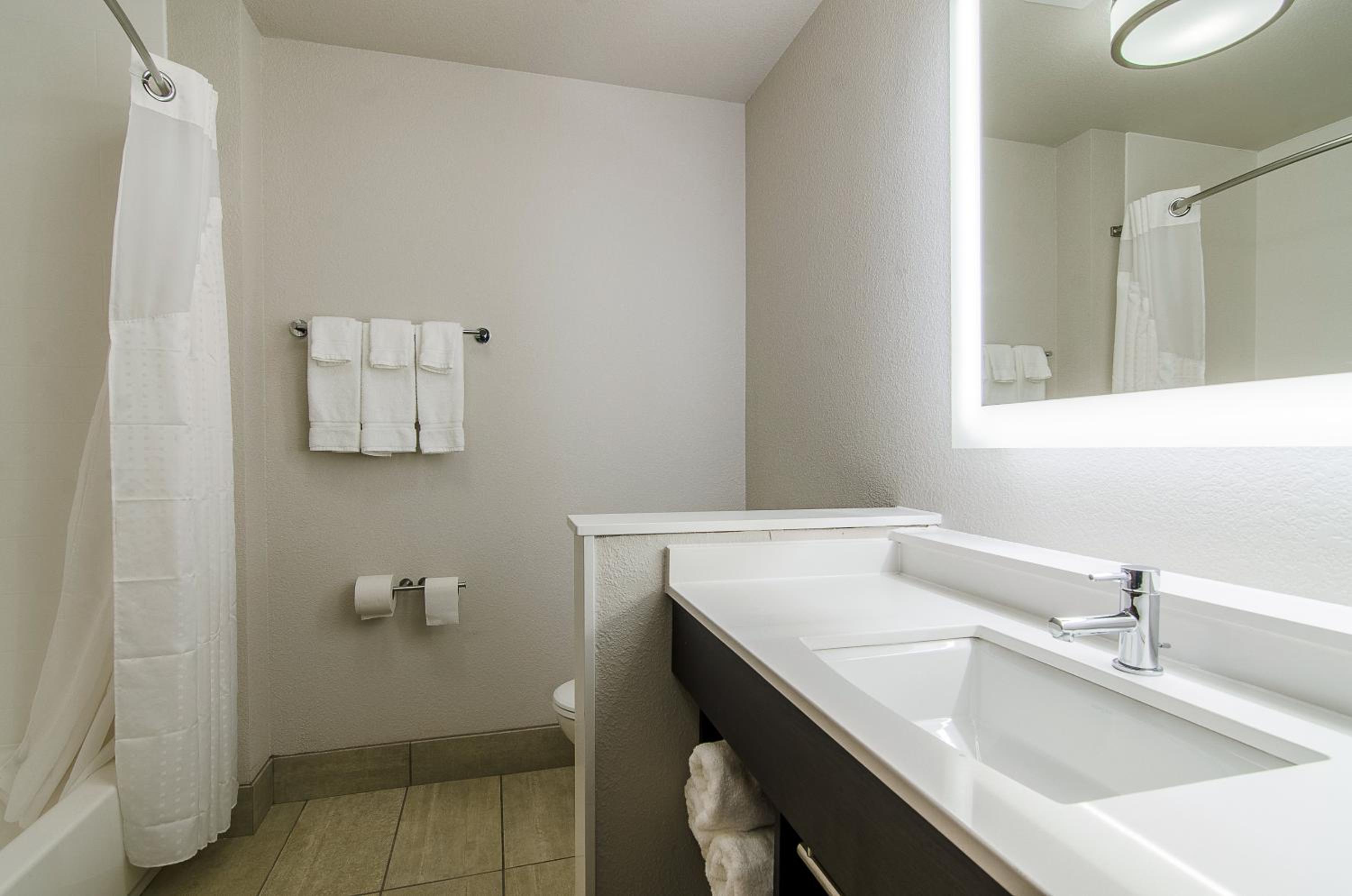 Holiday Inn Express & Suites - Atchison by IHG