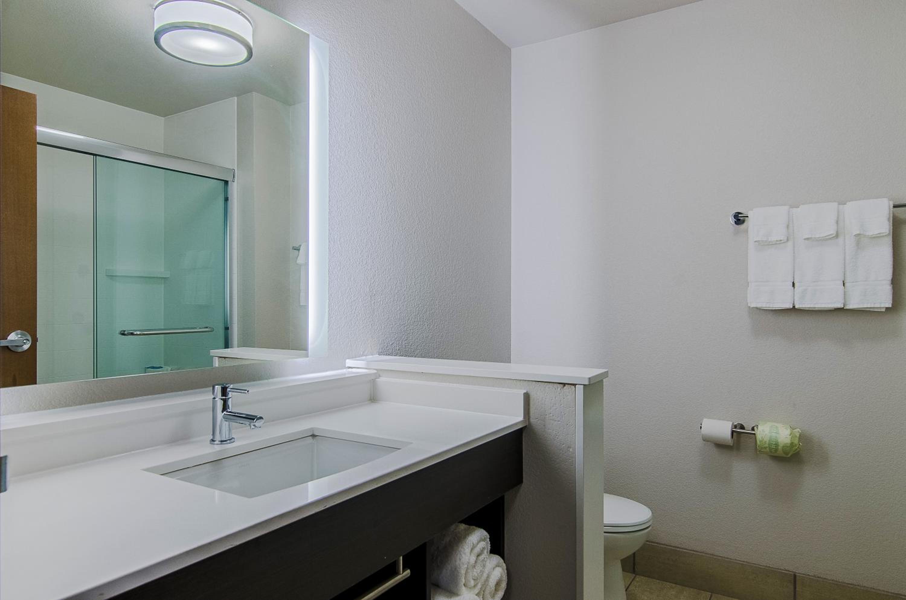 Holiday Inn Express & Suites - Atchison by IHG